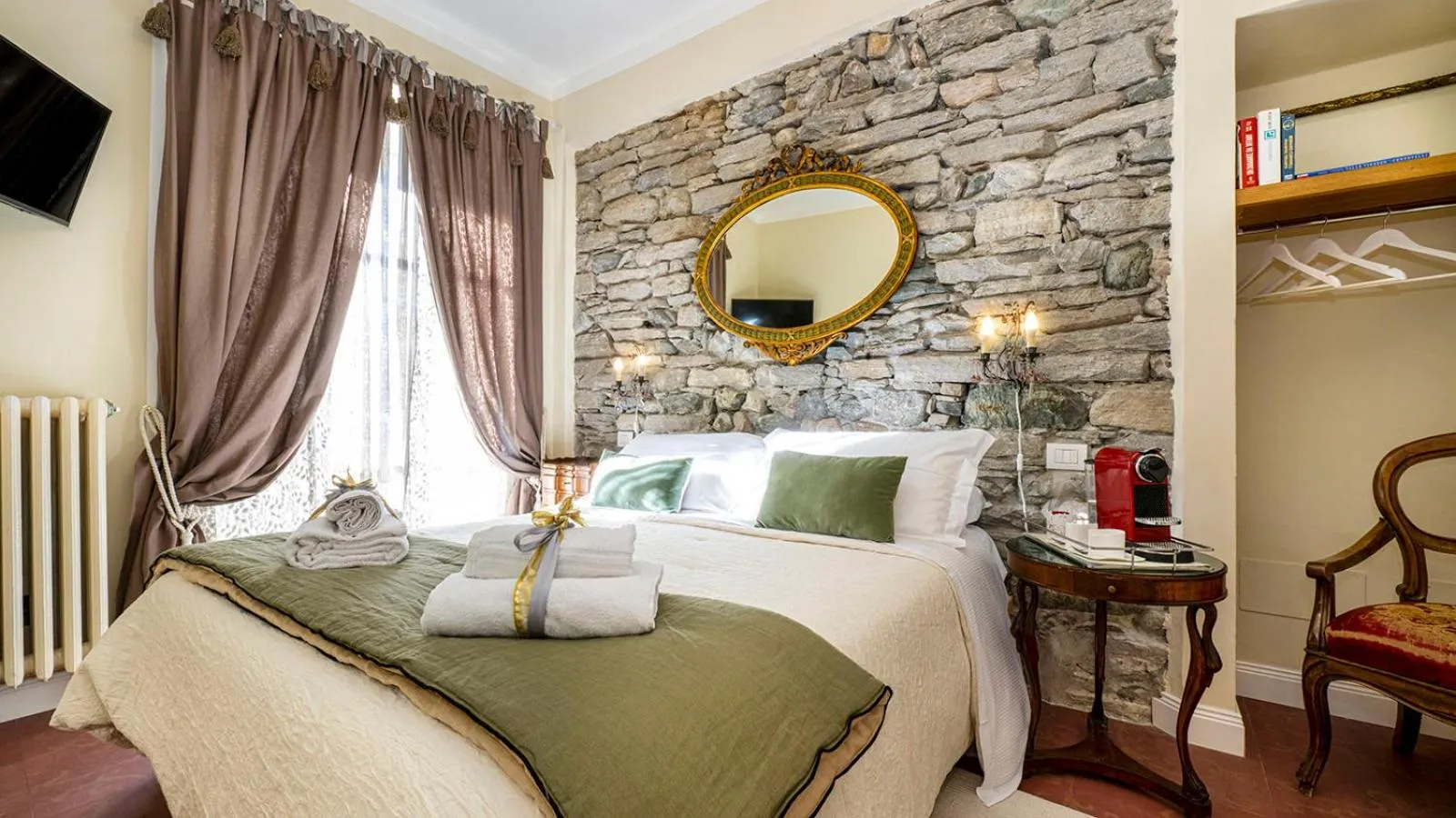 Bed in Residence Briona