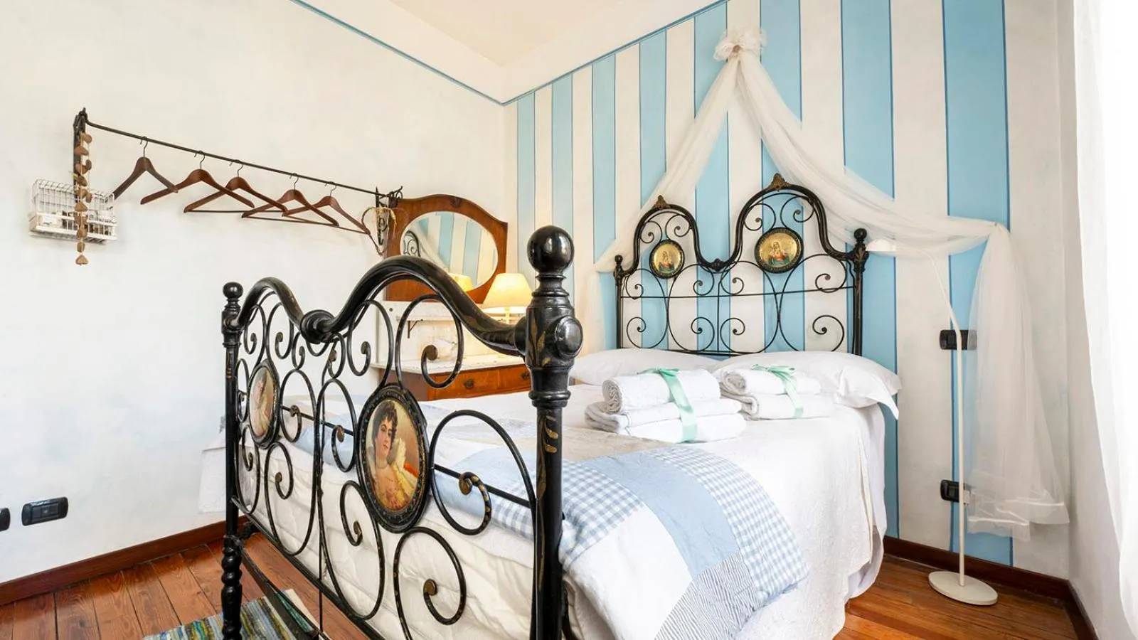 Bed in Residence Briona