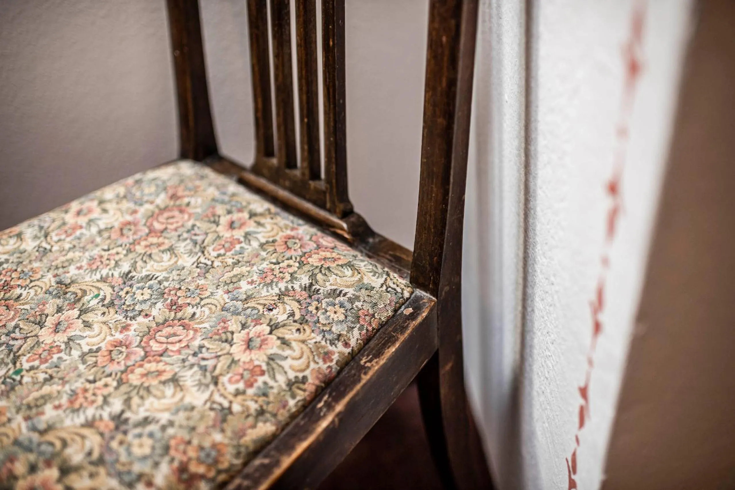 Decorative detail, Bed in Hotel Cavallino D'Oro Bed&Breakfast