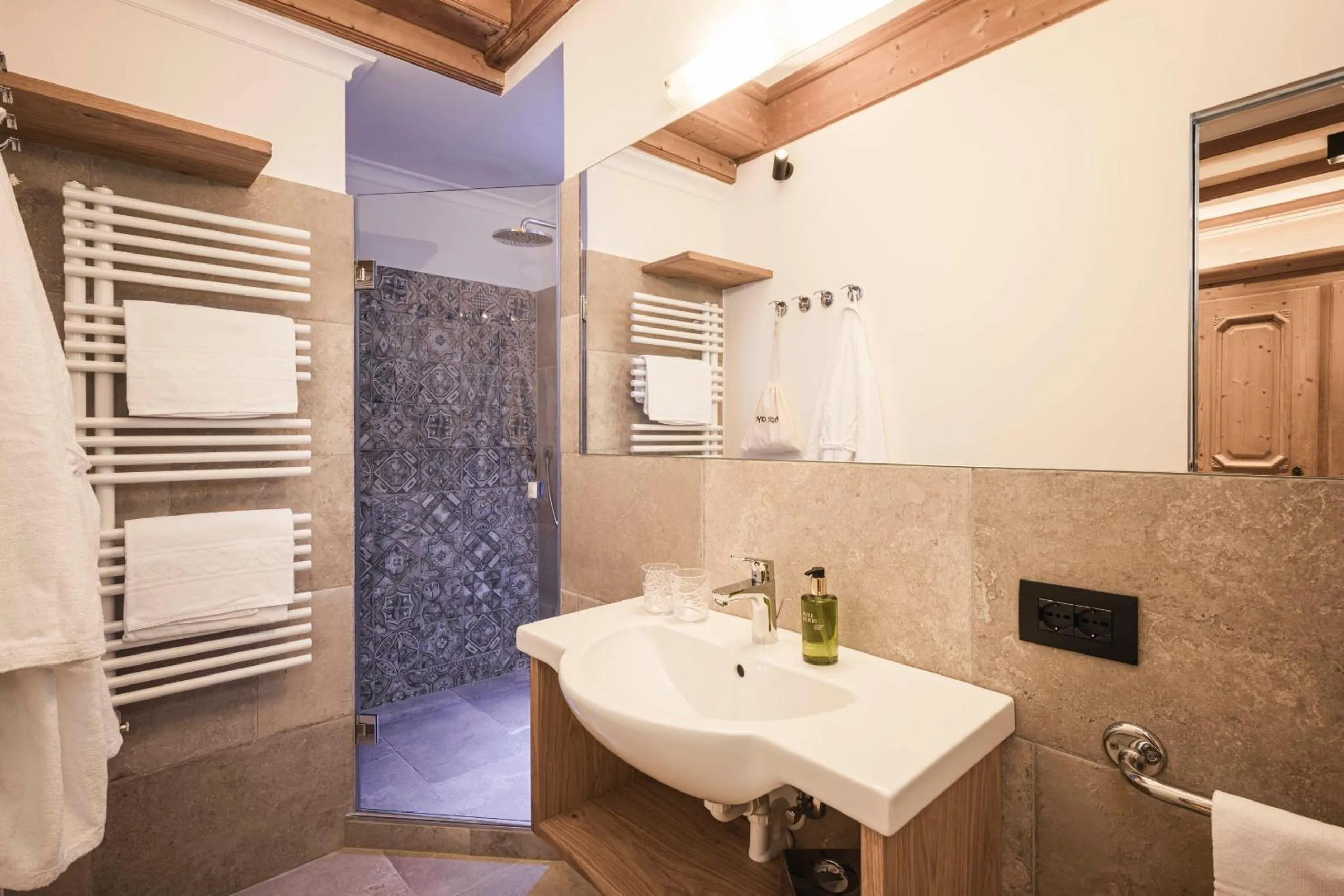 Shower in Hotel Cavallino D'Oro Bed&Breakfast