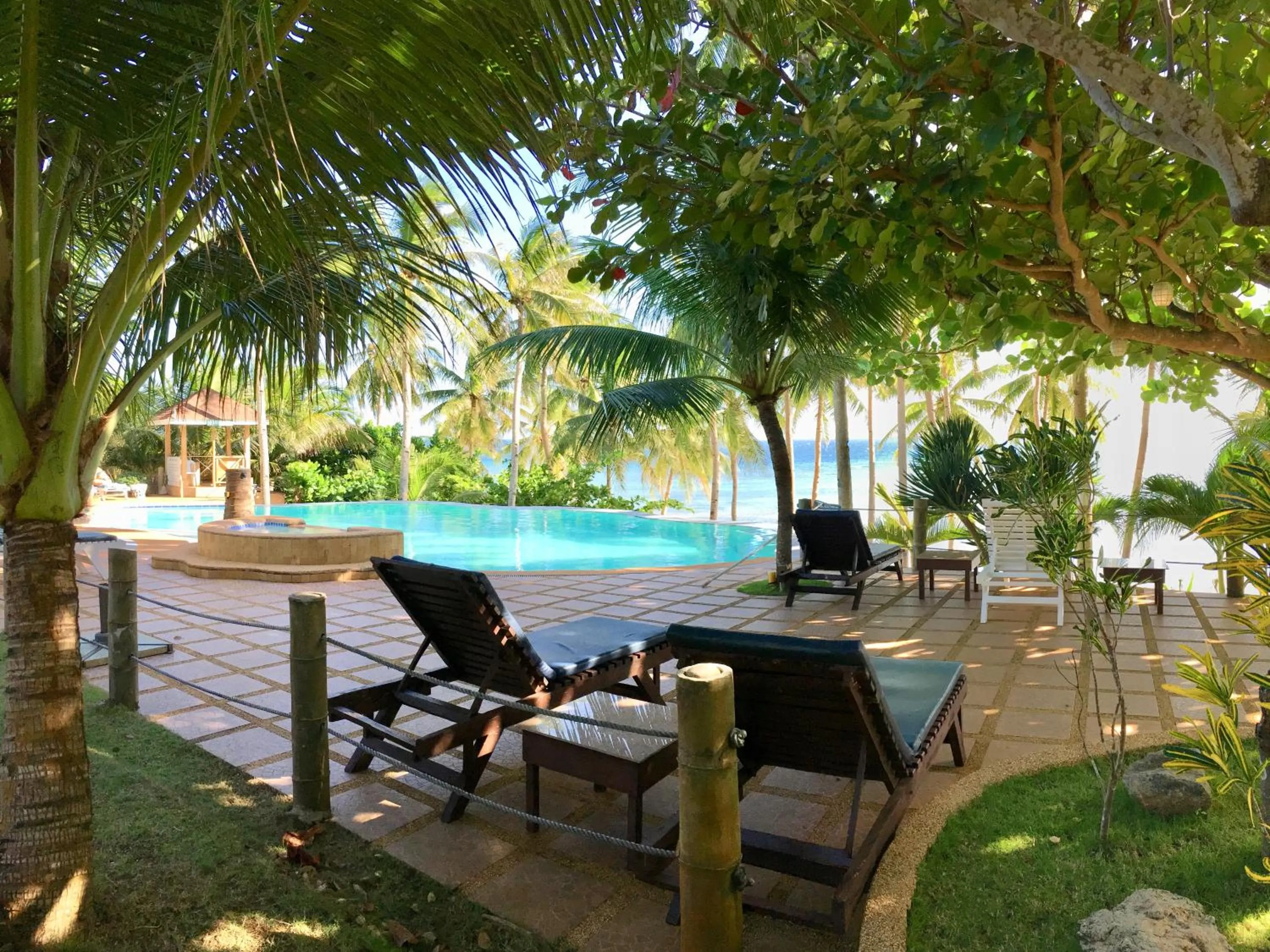 Swimming pool in Anda White Beach Resort