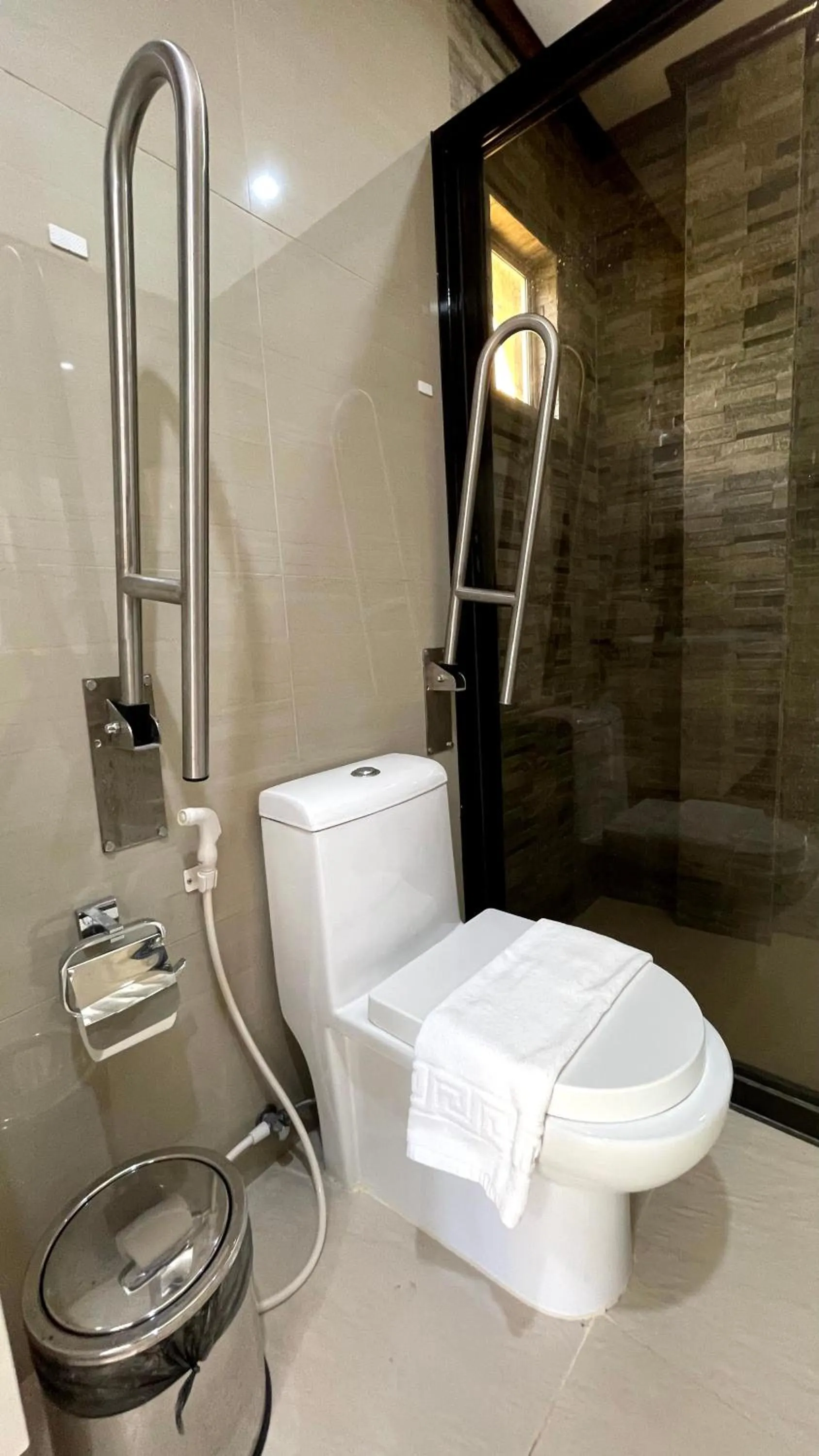 Toilet in Anda White Beach Resort