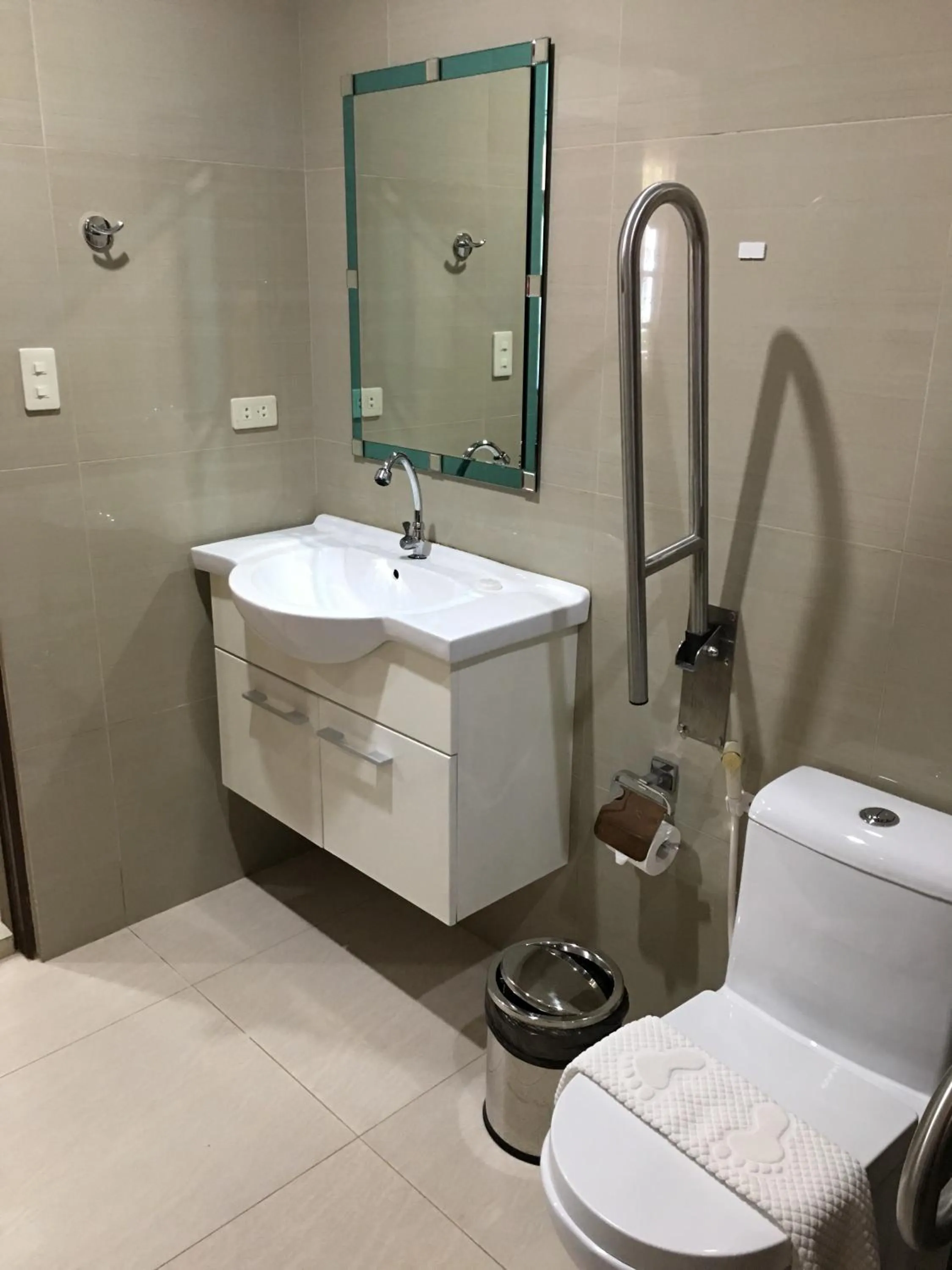 Toilet in Anda White Beach Resort