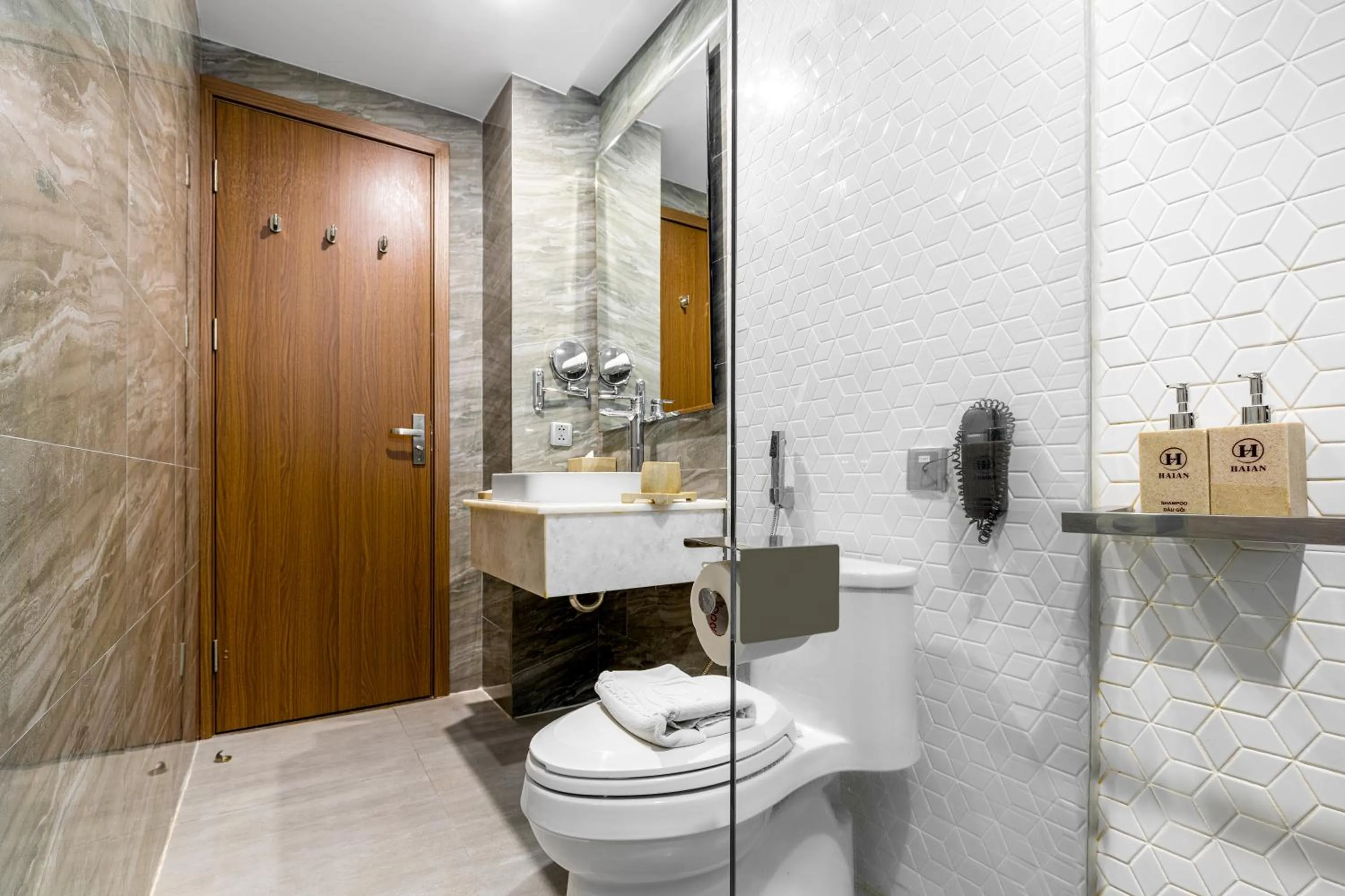 Bathroom in HAIAN Beach Hotel & Spa