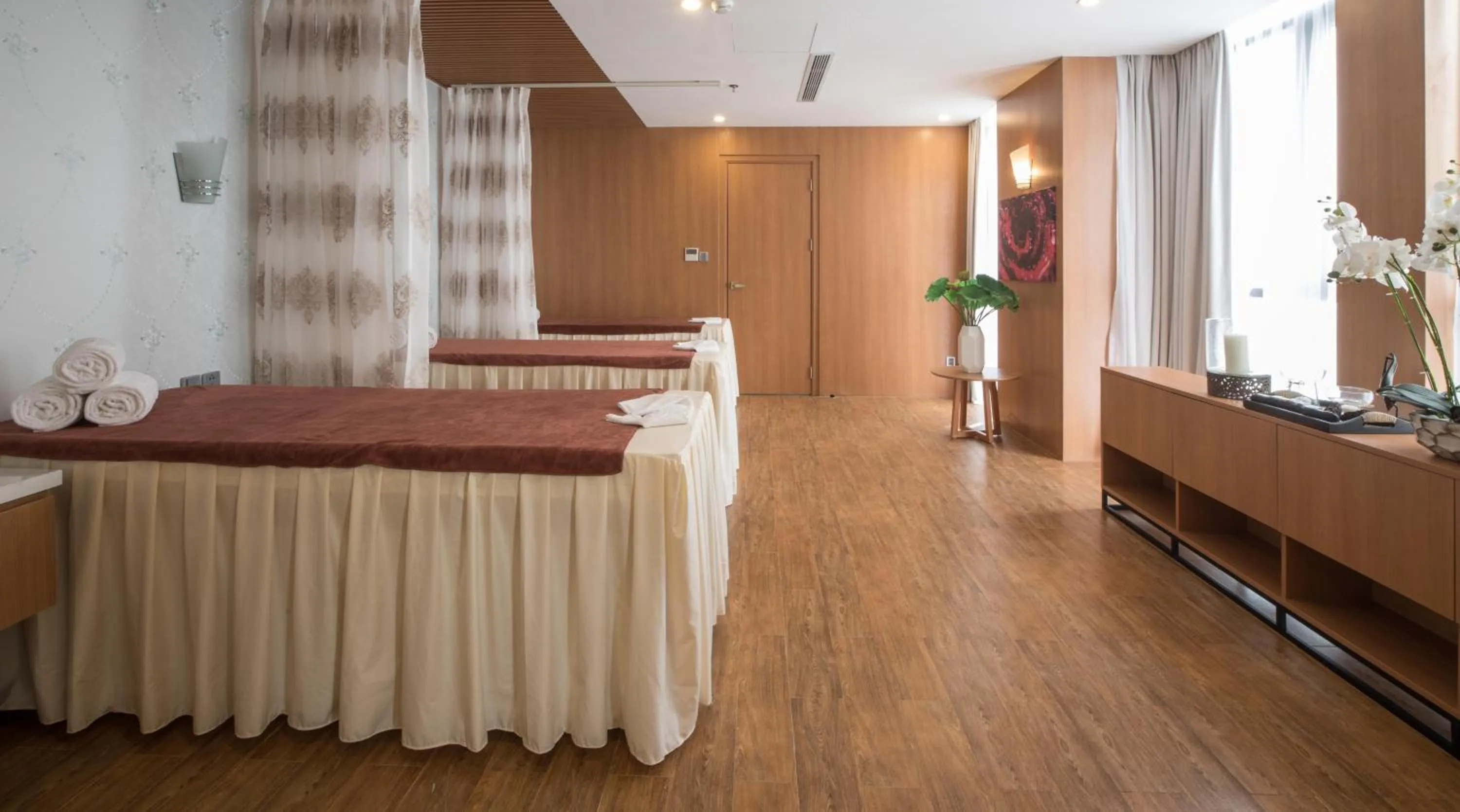 Massage, Bed in HAIAN Beach Hotel & Spa