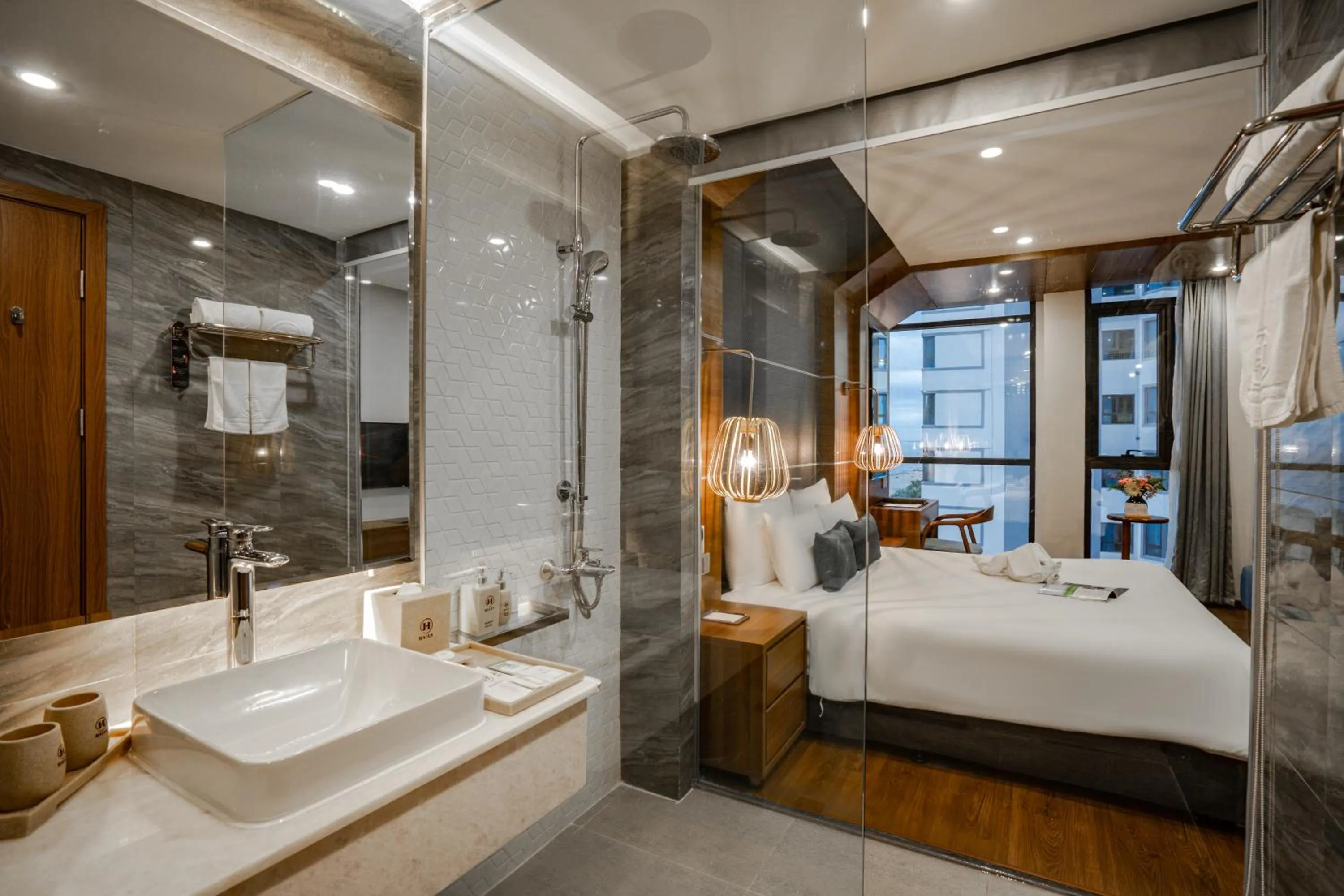 Bathroom, Bed in HAIAN Beach Hotel & Spa