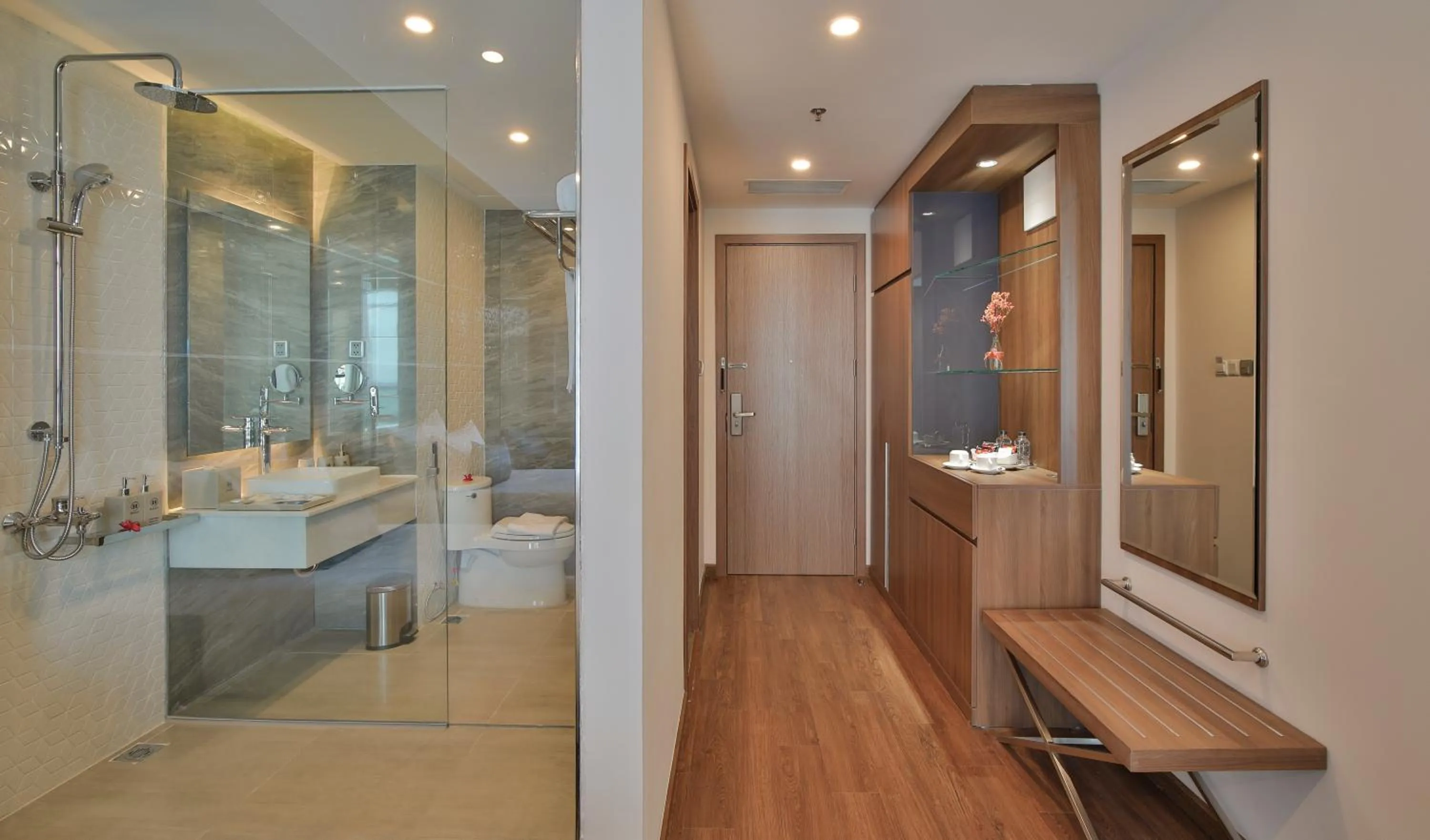Shower in HAIAN Beach Hotel & Spa