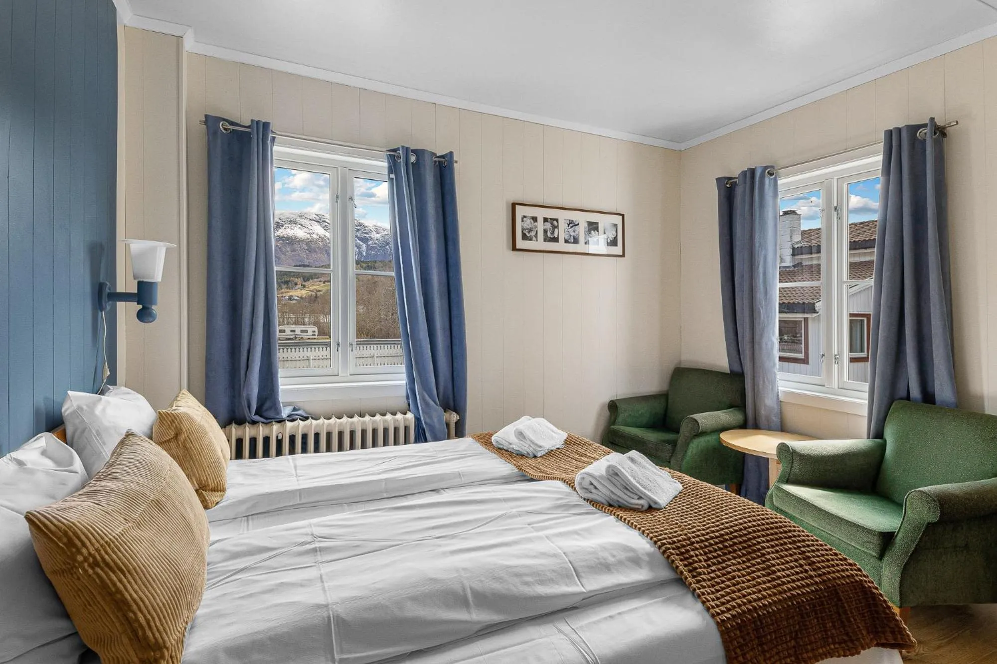 Photo of the whole room, Bed in Hardanger Guesthouse