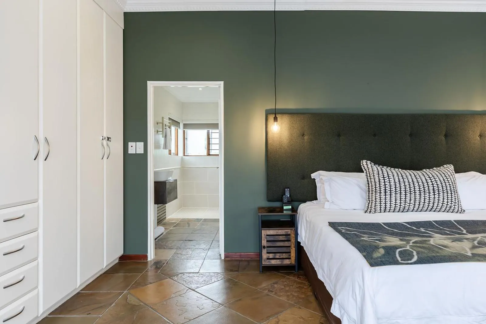 Bed in Matumi Golf Lodge