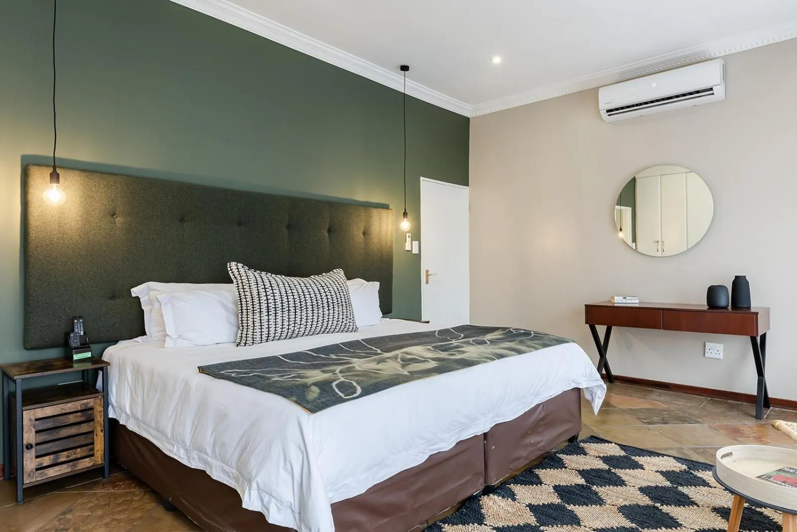 Bed in Matumi Golf Lodge