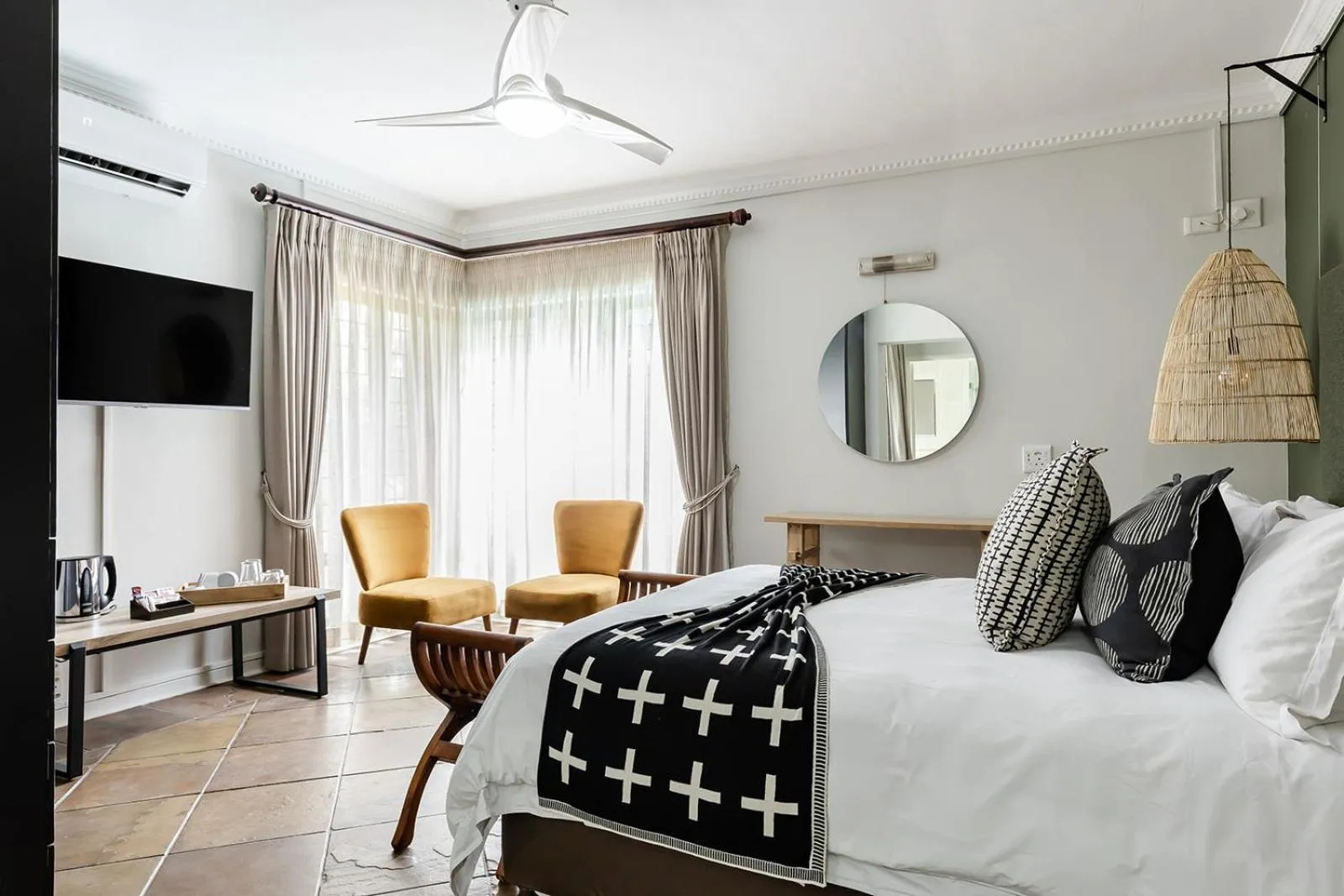 Bed in Matumi Golf Lodge