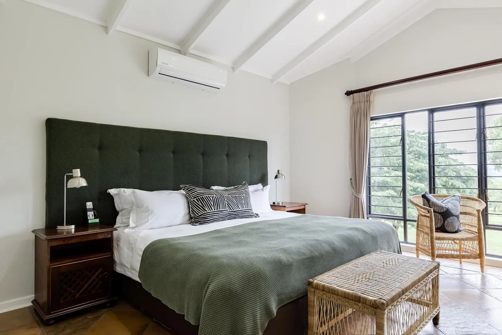 Bed in Matumi Golf Lodge