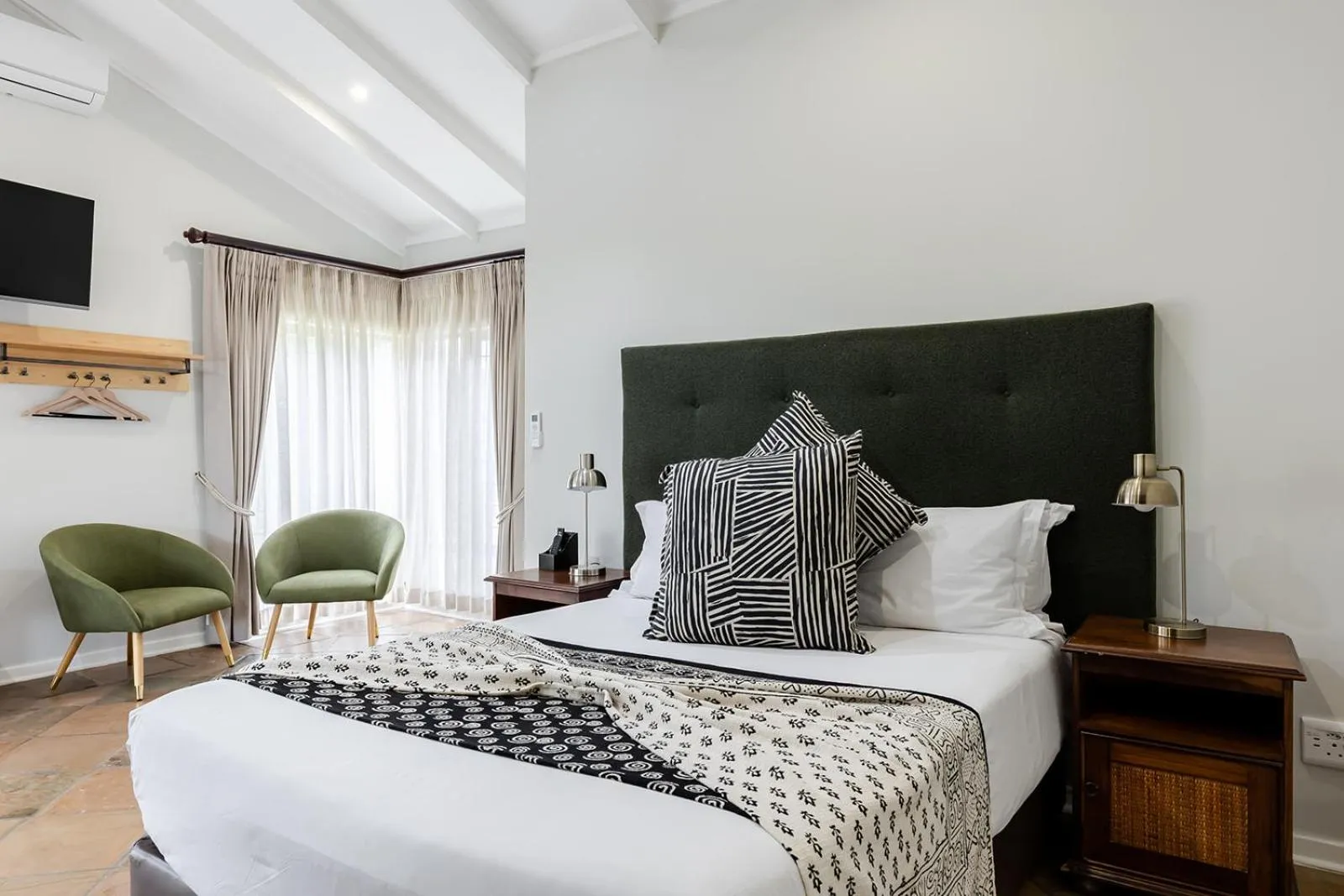 Bed in Matumi Golf Lodge