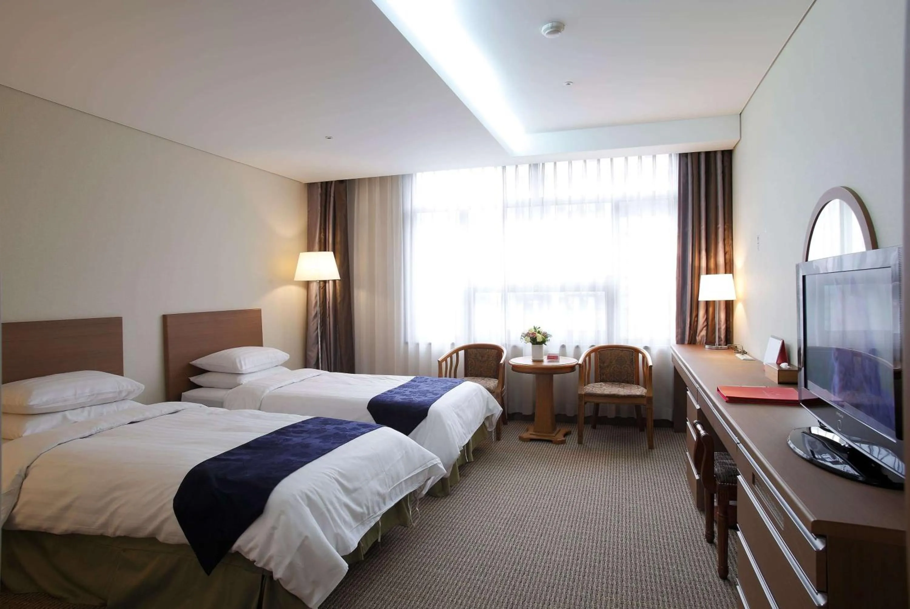 Photo of the whole room, Bed in Ramada by Wyndham Dongtan