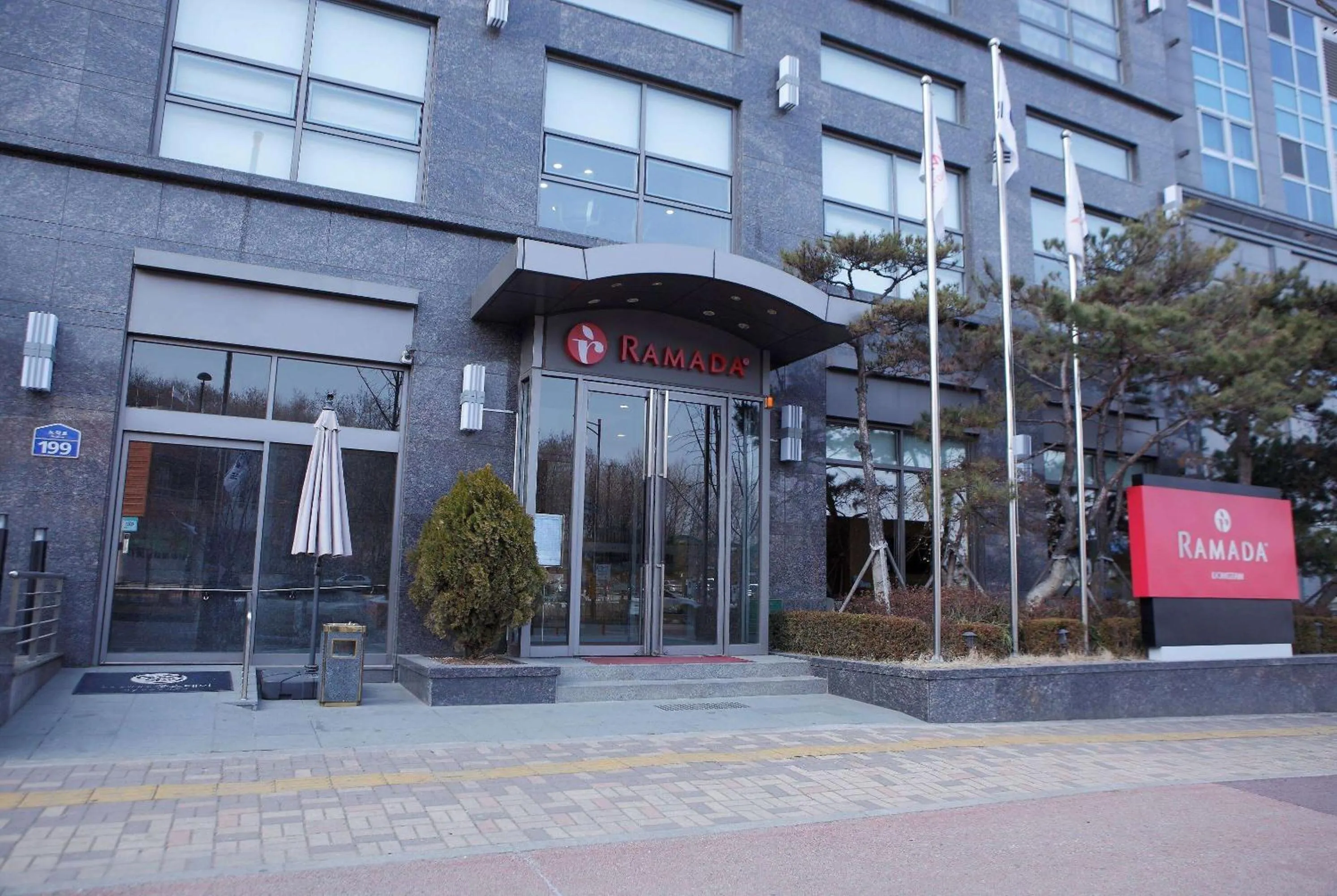 Property building in Ramada by Wyndham Dongtan