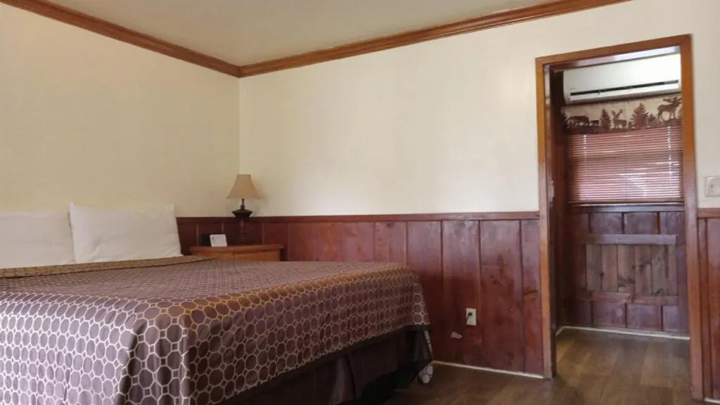 Bed in Kernville Inn