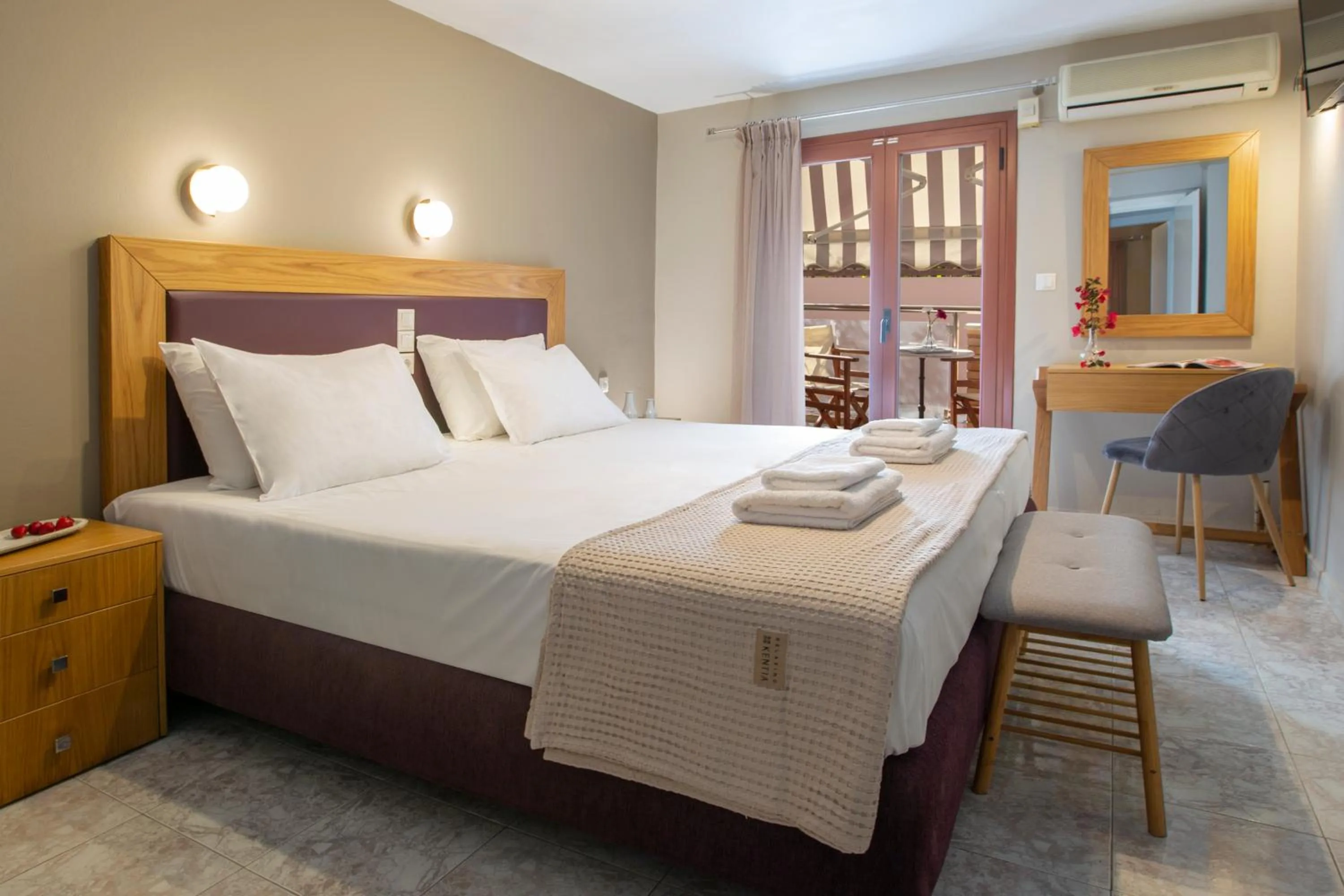 Bed in Athina résidence