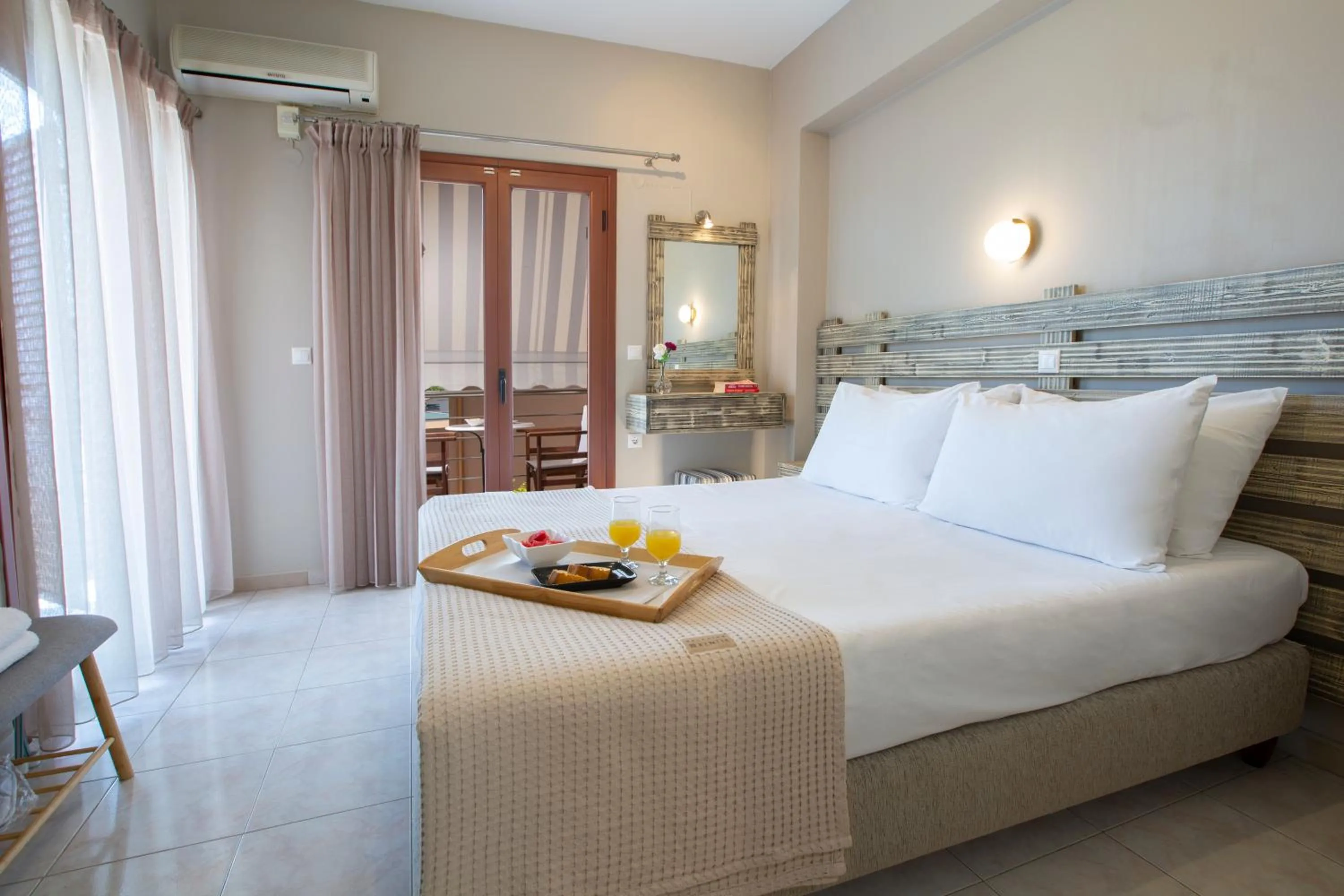 Bed in Athina résidence