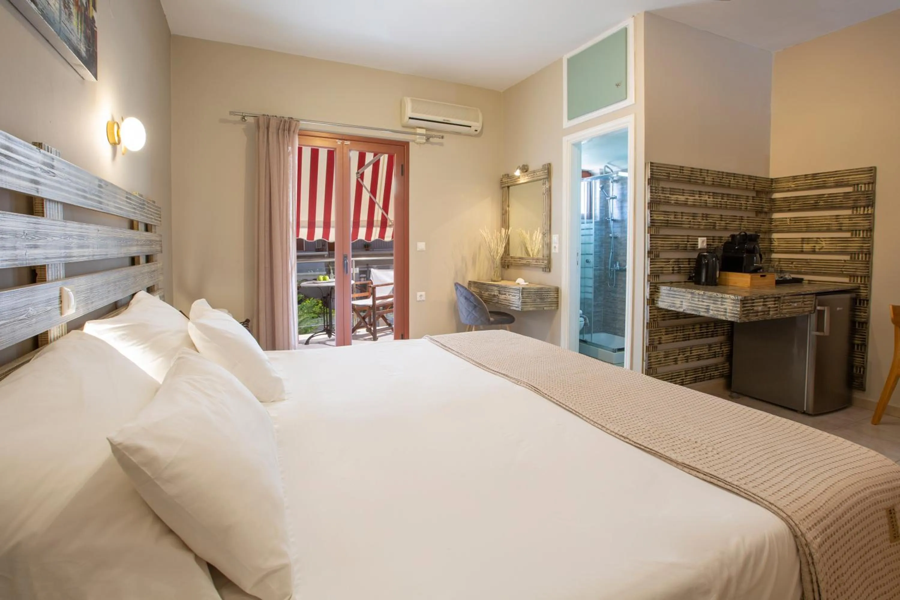 Bed in Athina résidence