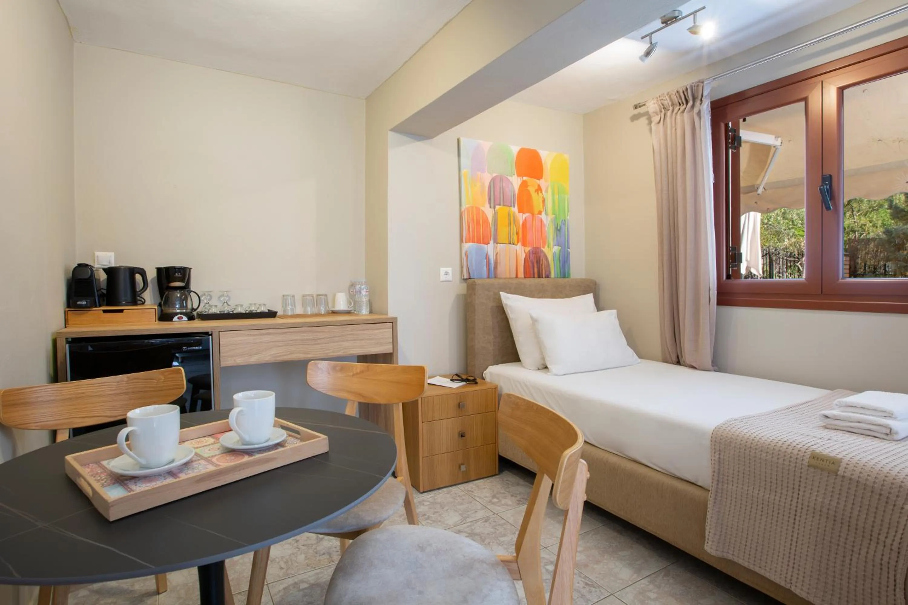 Bed in Athina résidence