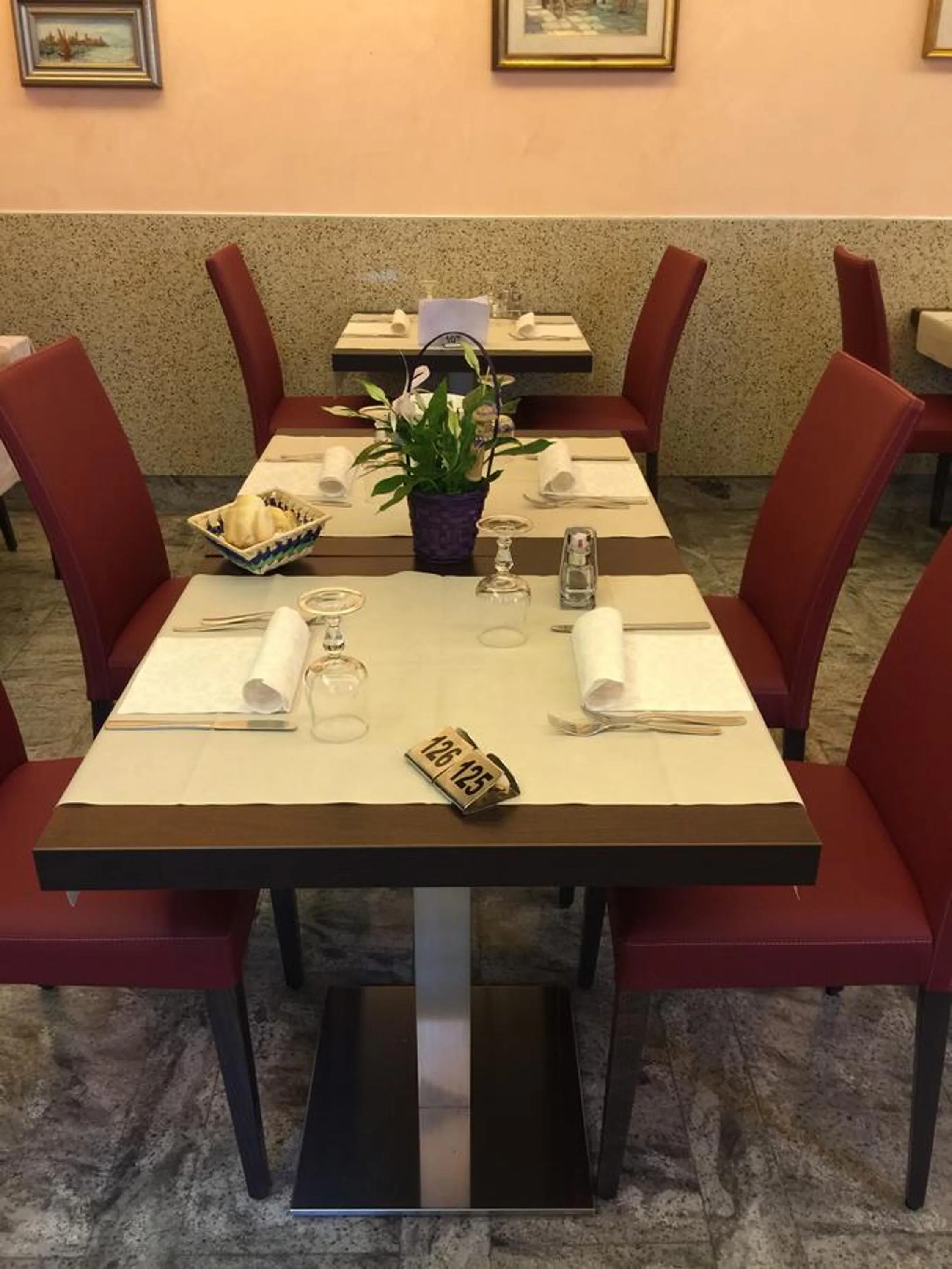 Restaurant/places to eat in Hotel Ragno D'Oro