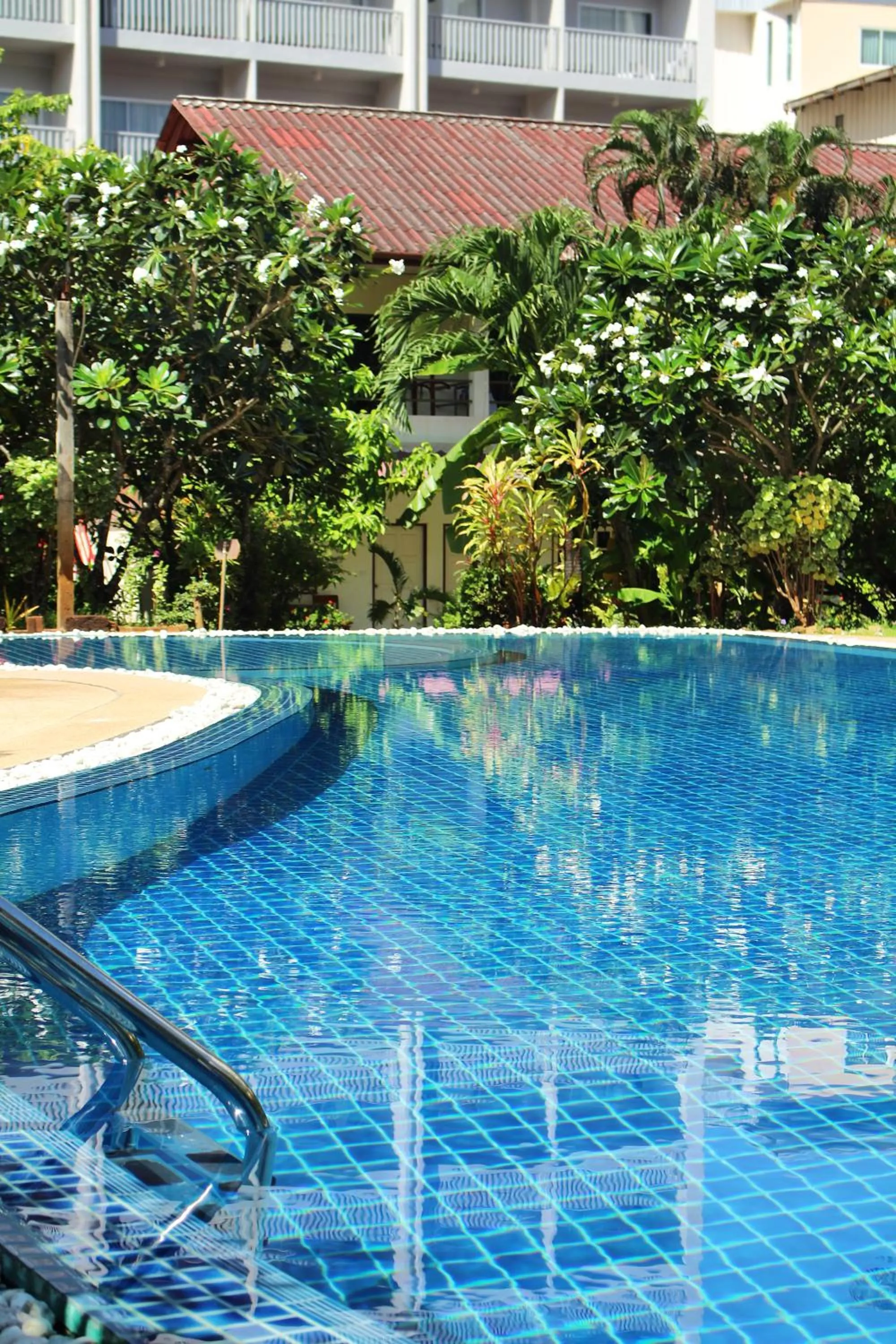 Swimming pool in Patong Palace Hotel - SHA Extra Plus