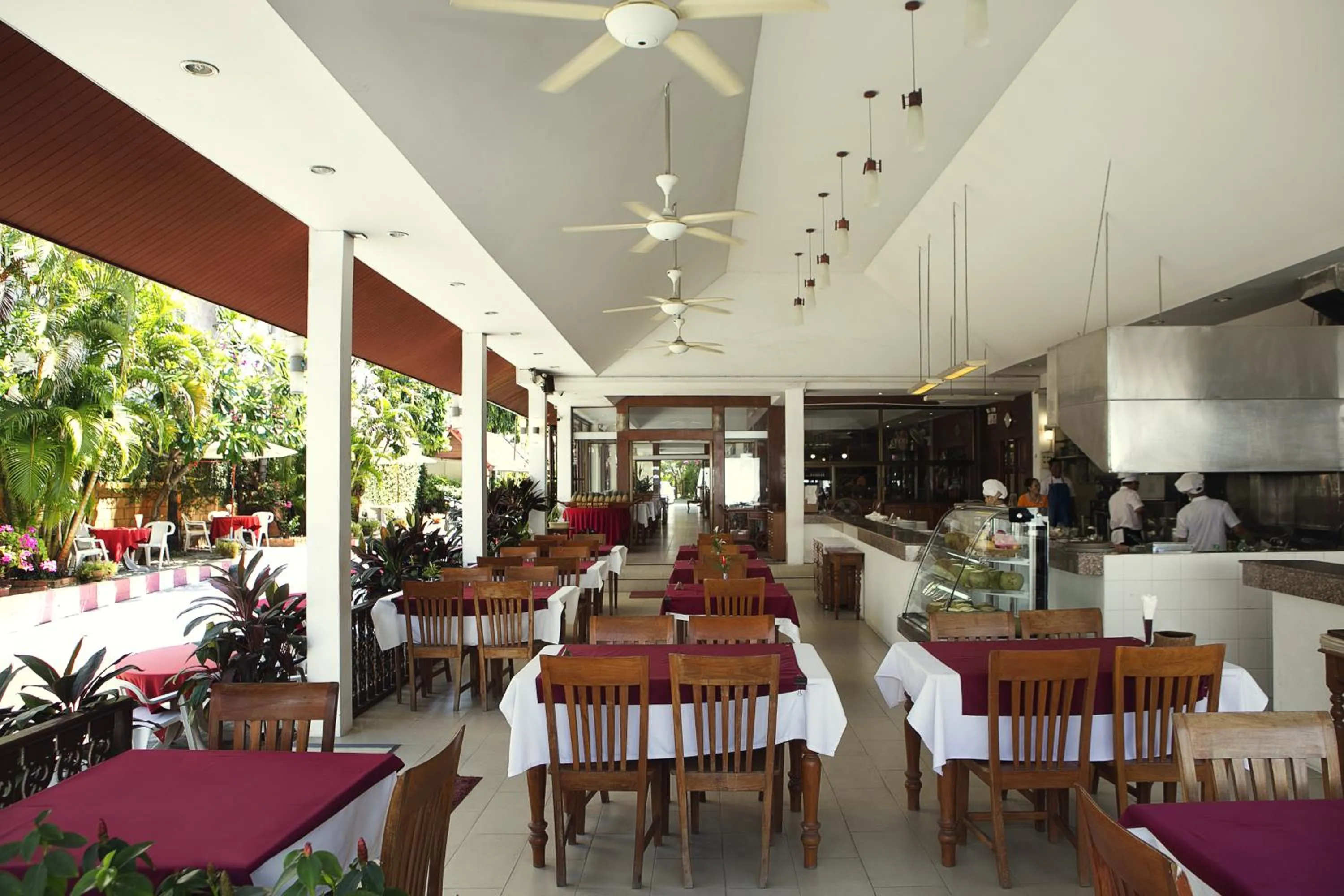 Restaurant/places to eat in Patong Palace Hotel - SHA Extra Plus