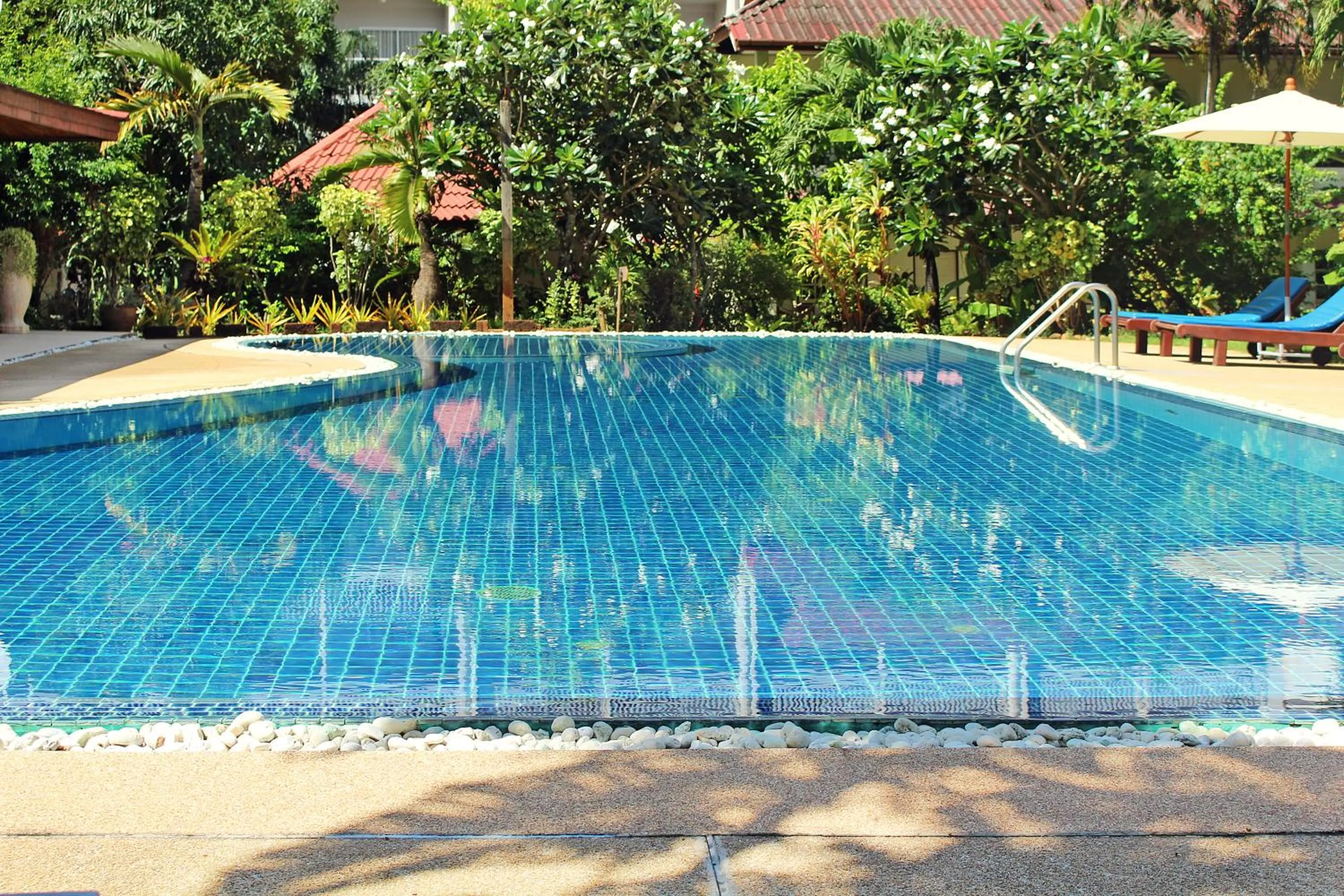 Swimming pool in Patong Palace Hotel - SHA Extra Plus
