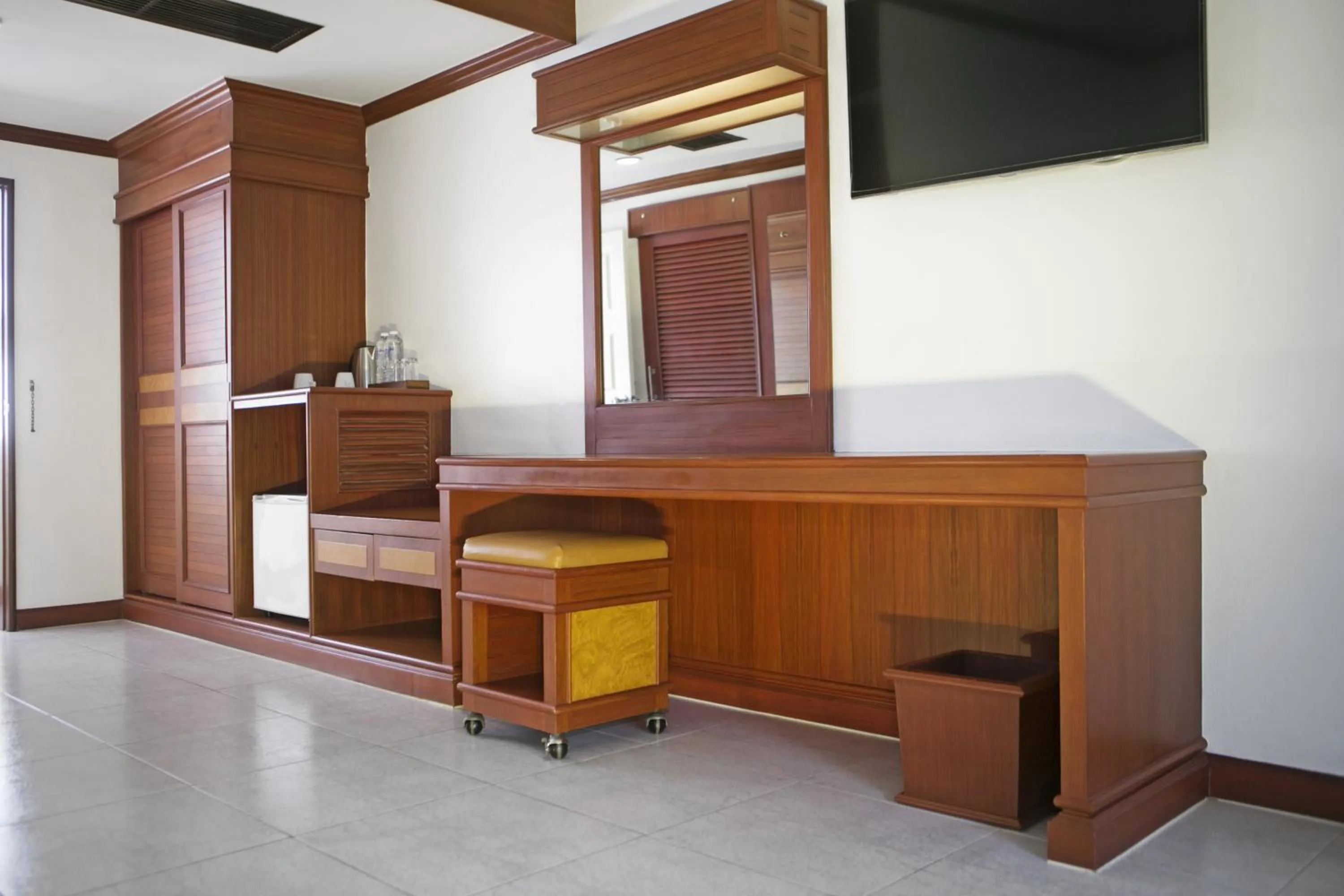 Communal lounge/ TV room in Patong Palace Hotel - SHA Extra Plus