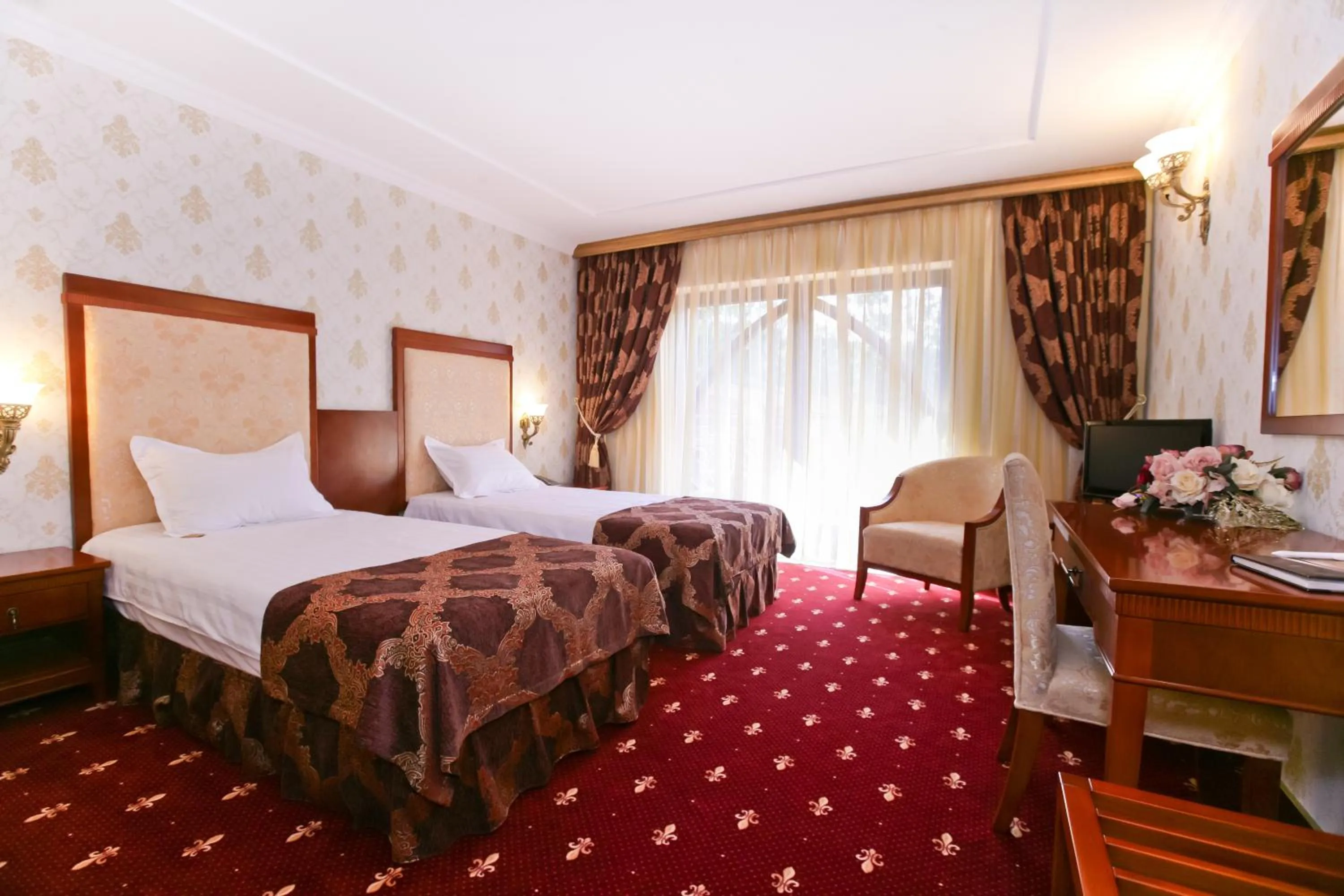Photo of the whole room, Bed in Hotel La Castel Iasi