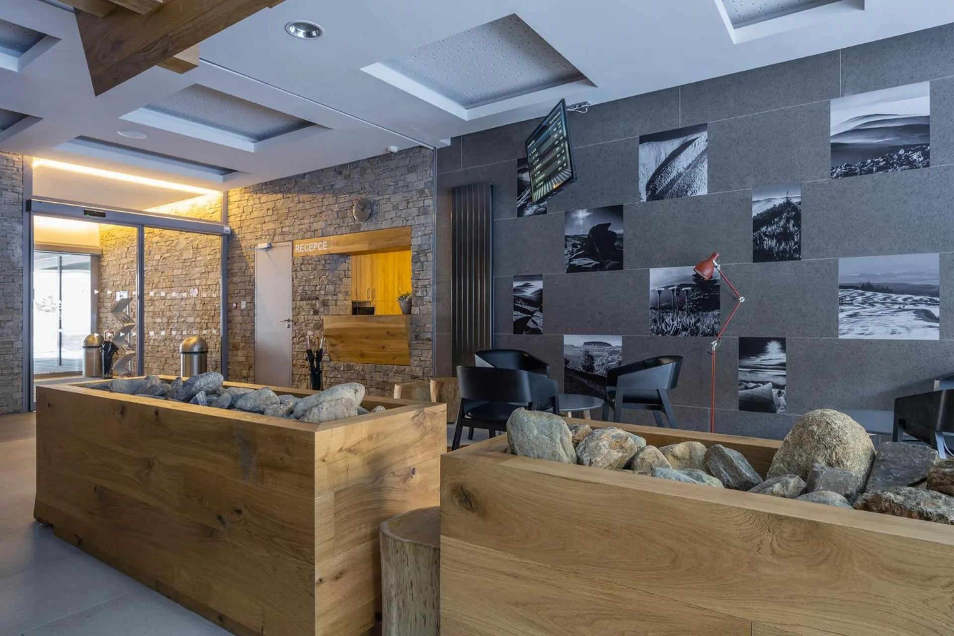 Lobby or reception in HOTEL PECR DEEP