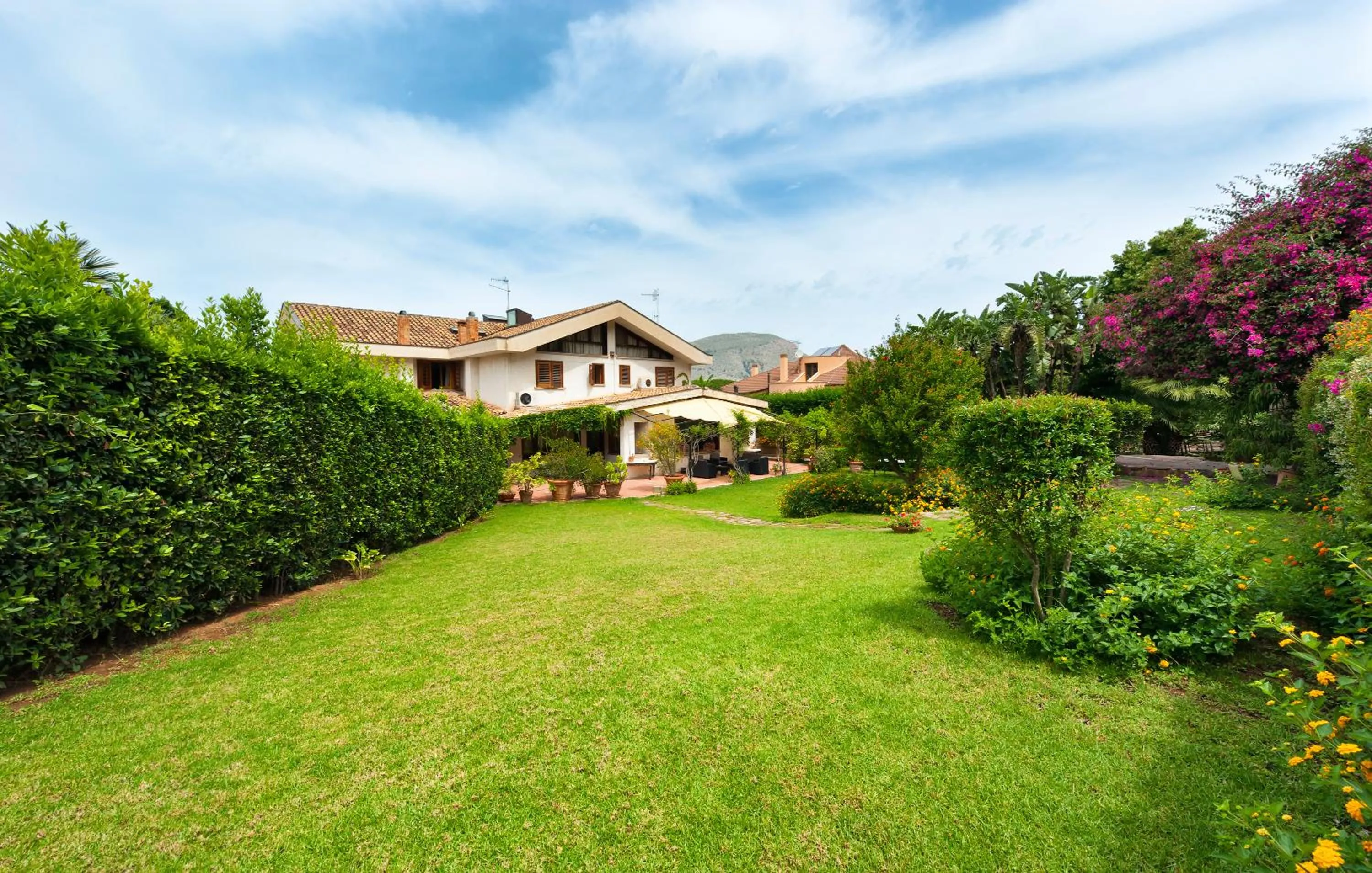 Property building in Bouganville Home Mondello