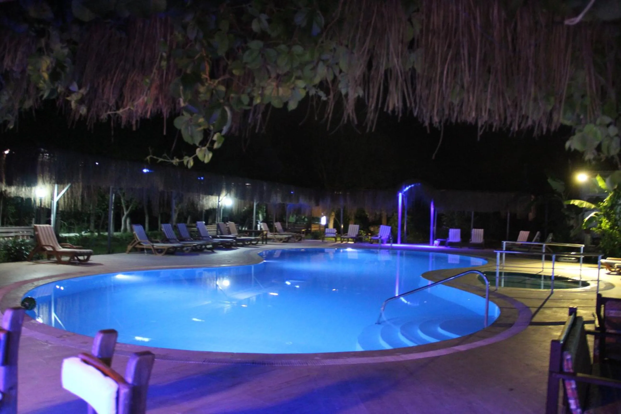 Swimming pool in Hotel Riverside