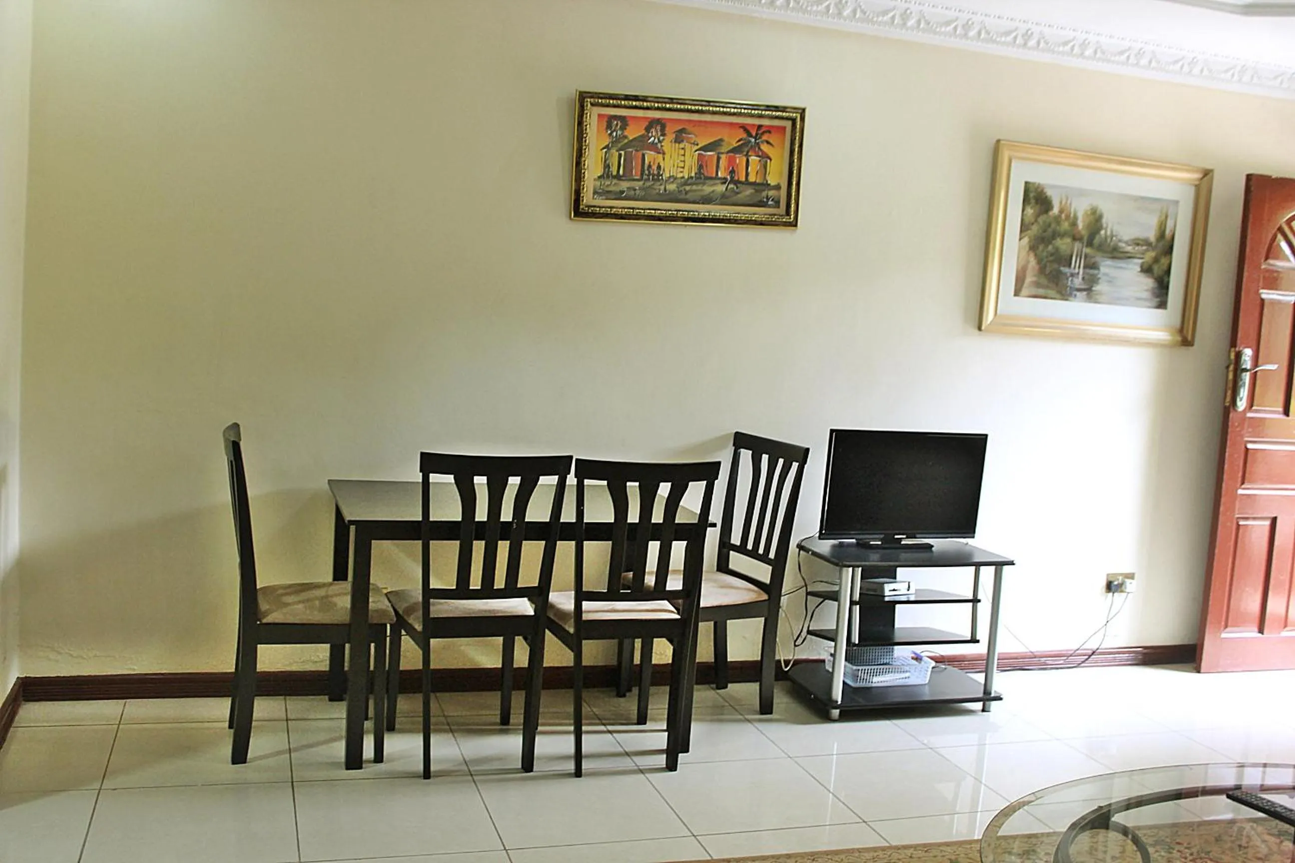 Dining area in Avon Apartments