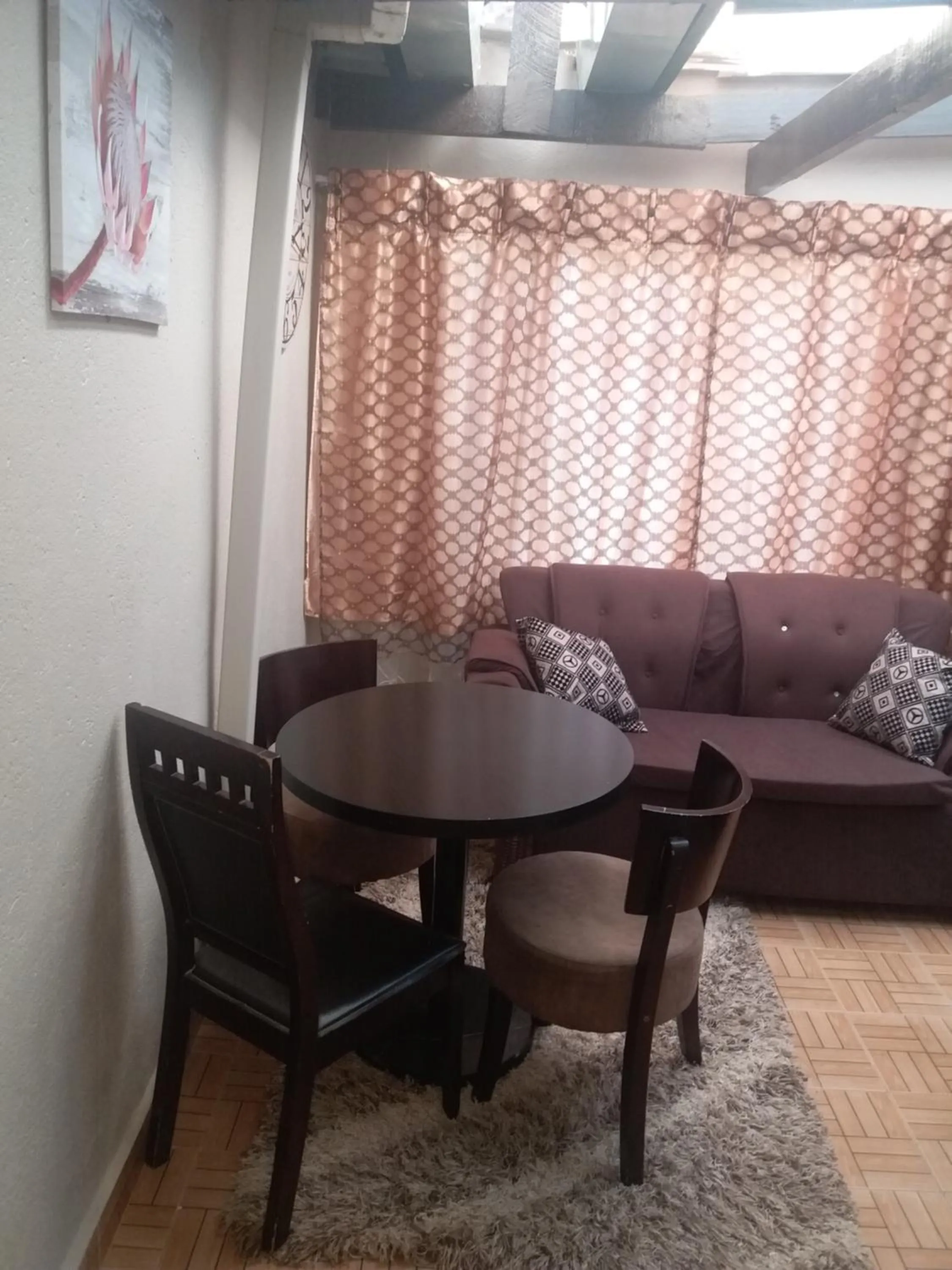 Dining area in Avon Apartments