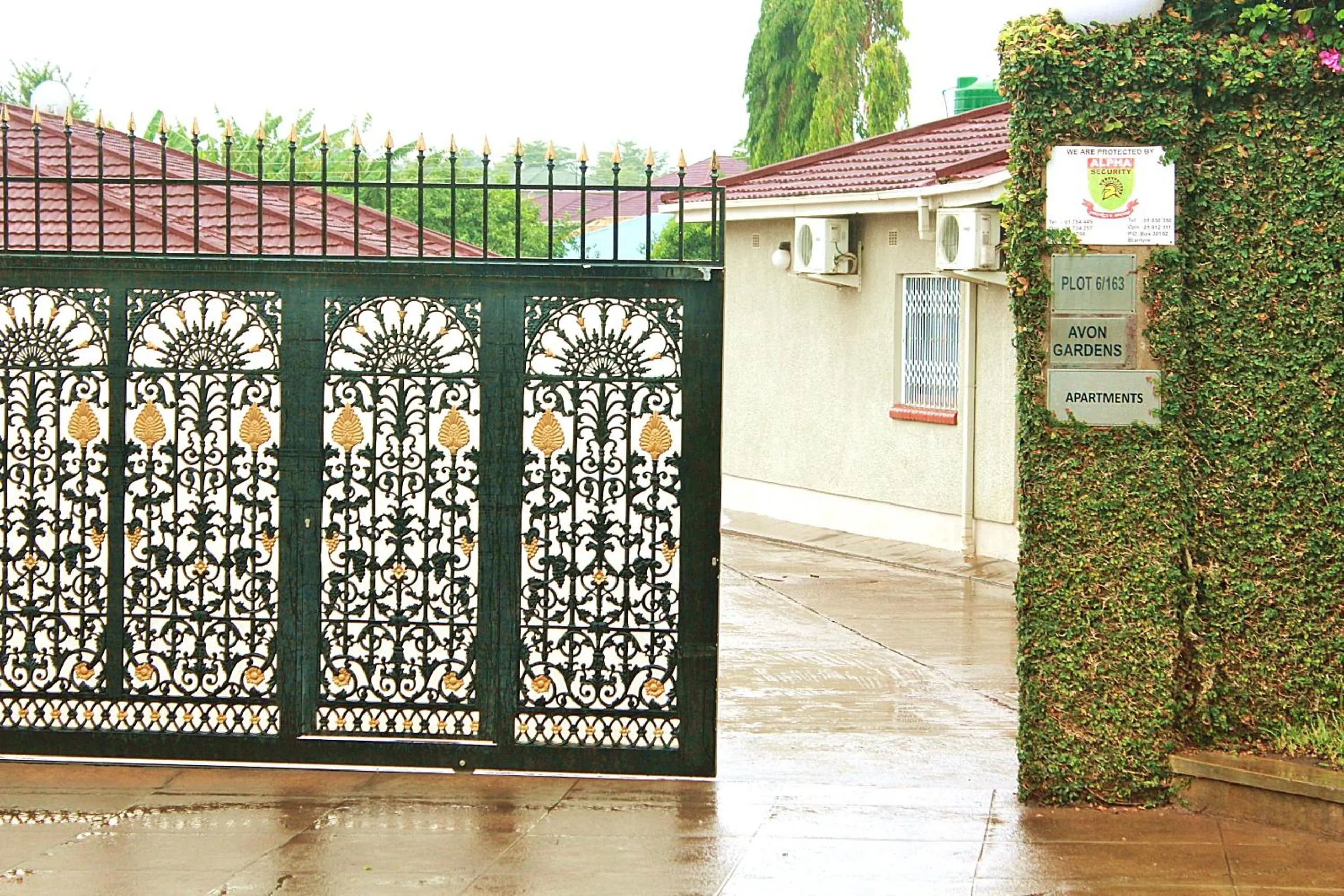 Property logo or sign in Avon Apartments