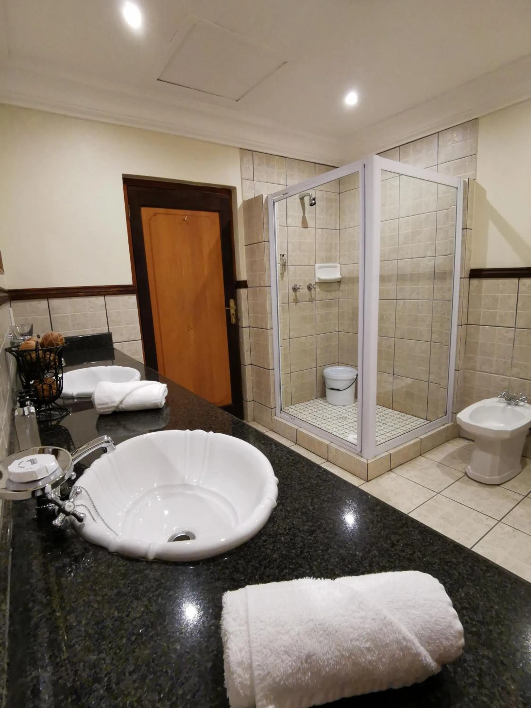 Shower in Le Manoir de Brendel