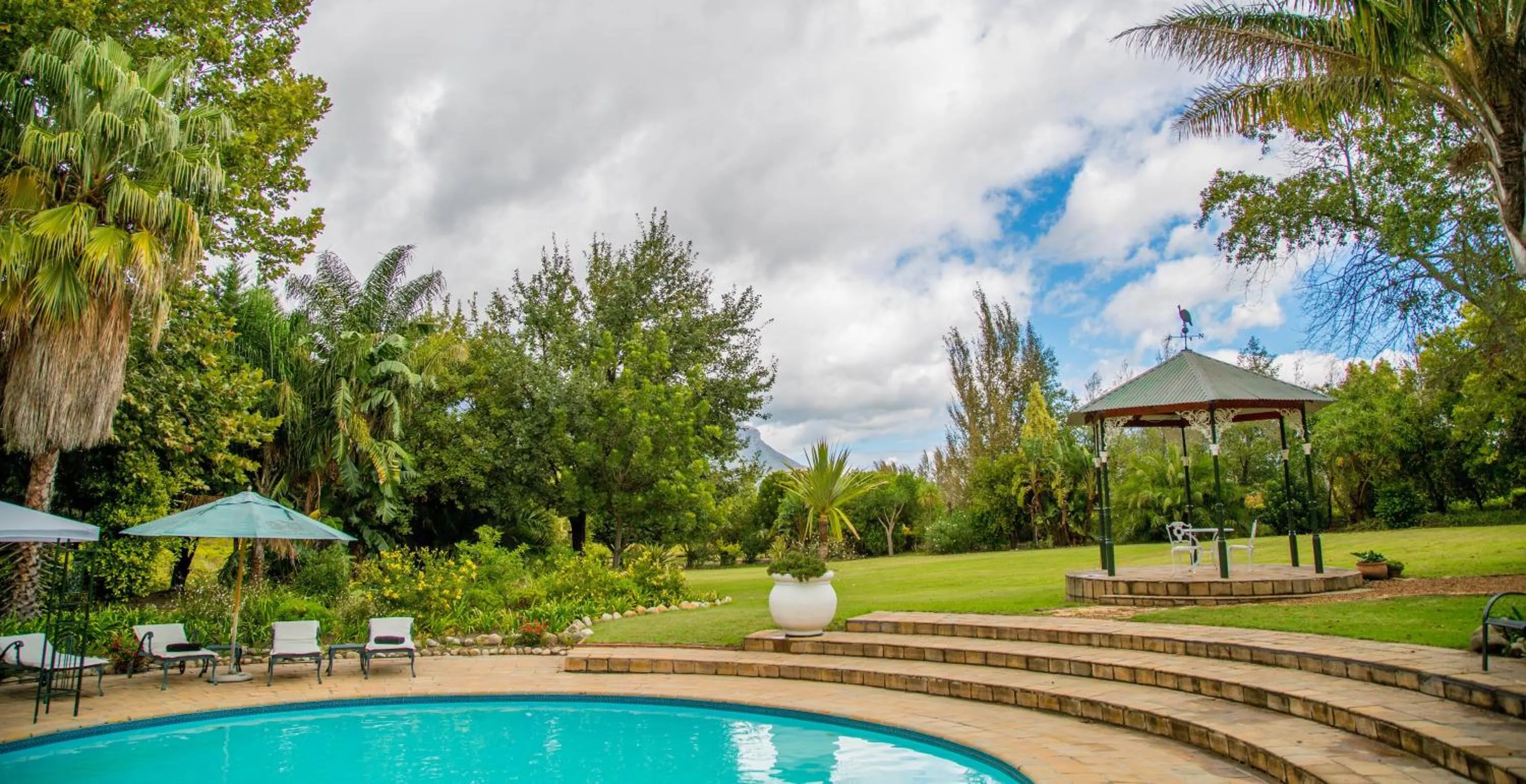 Summer in Le Manoir de Brendel