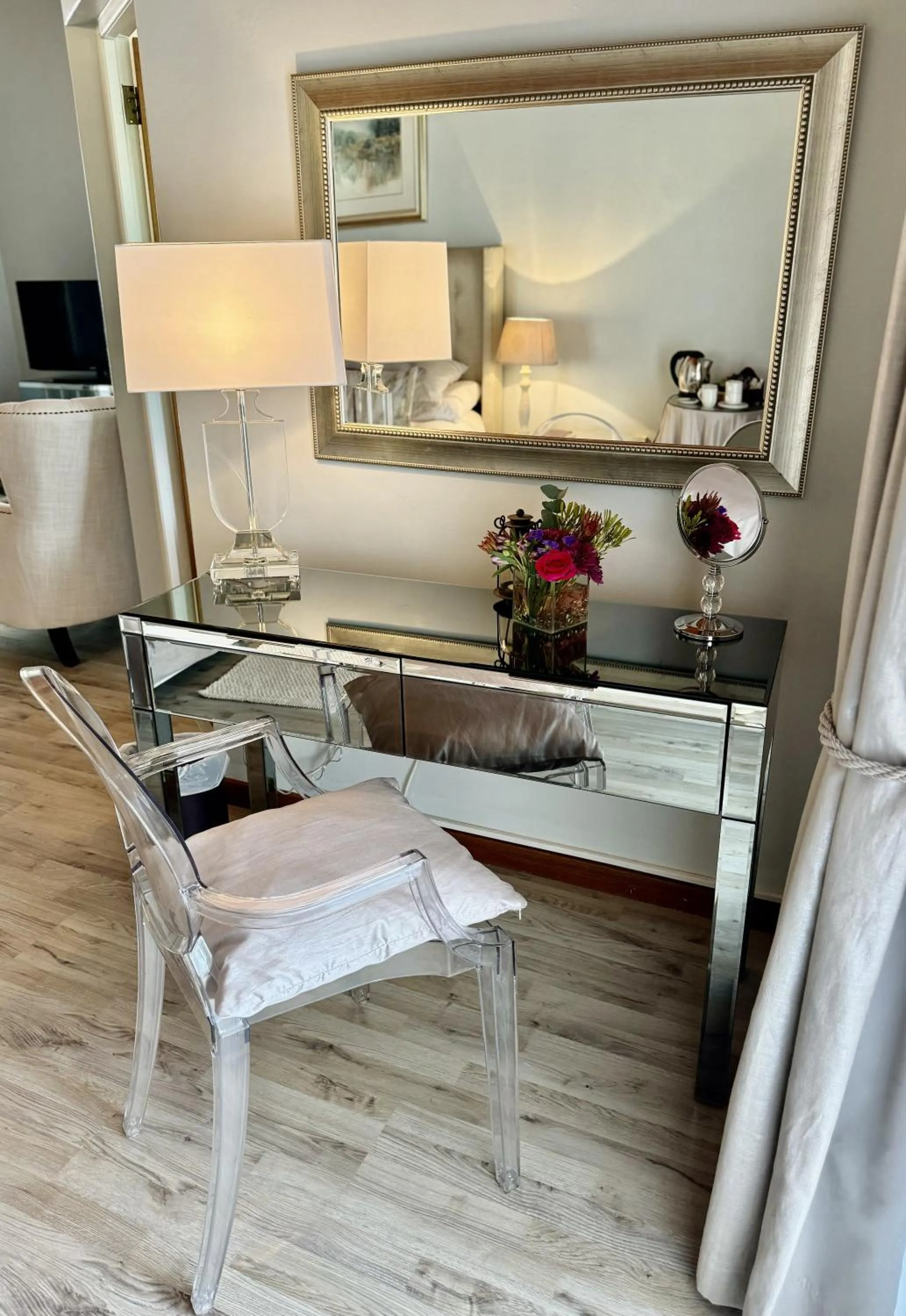 Seating area in Le Manoir de Brendel