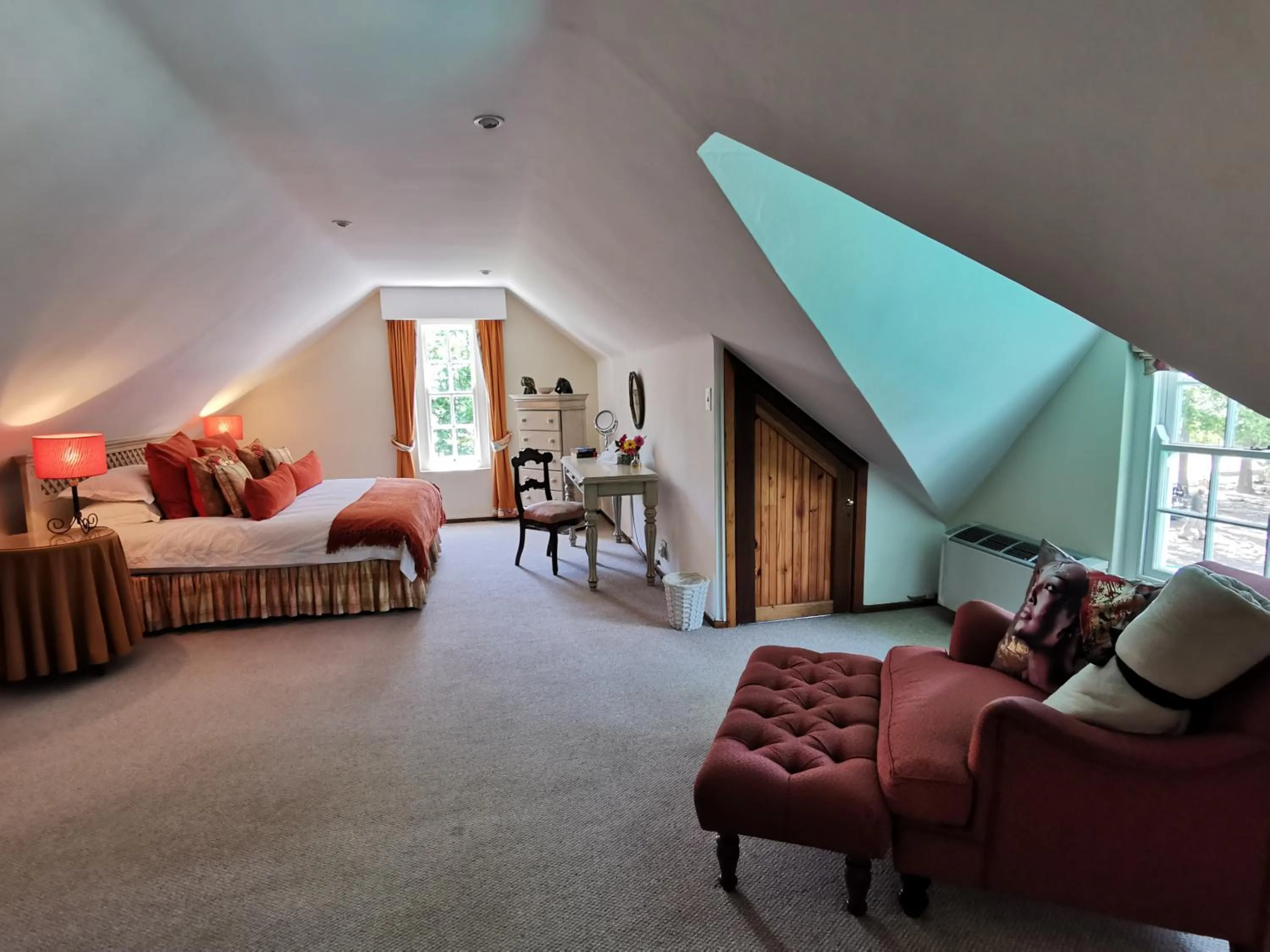 Photo of the whole room, Bed in Le Manoir de Brendel