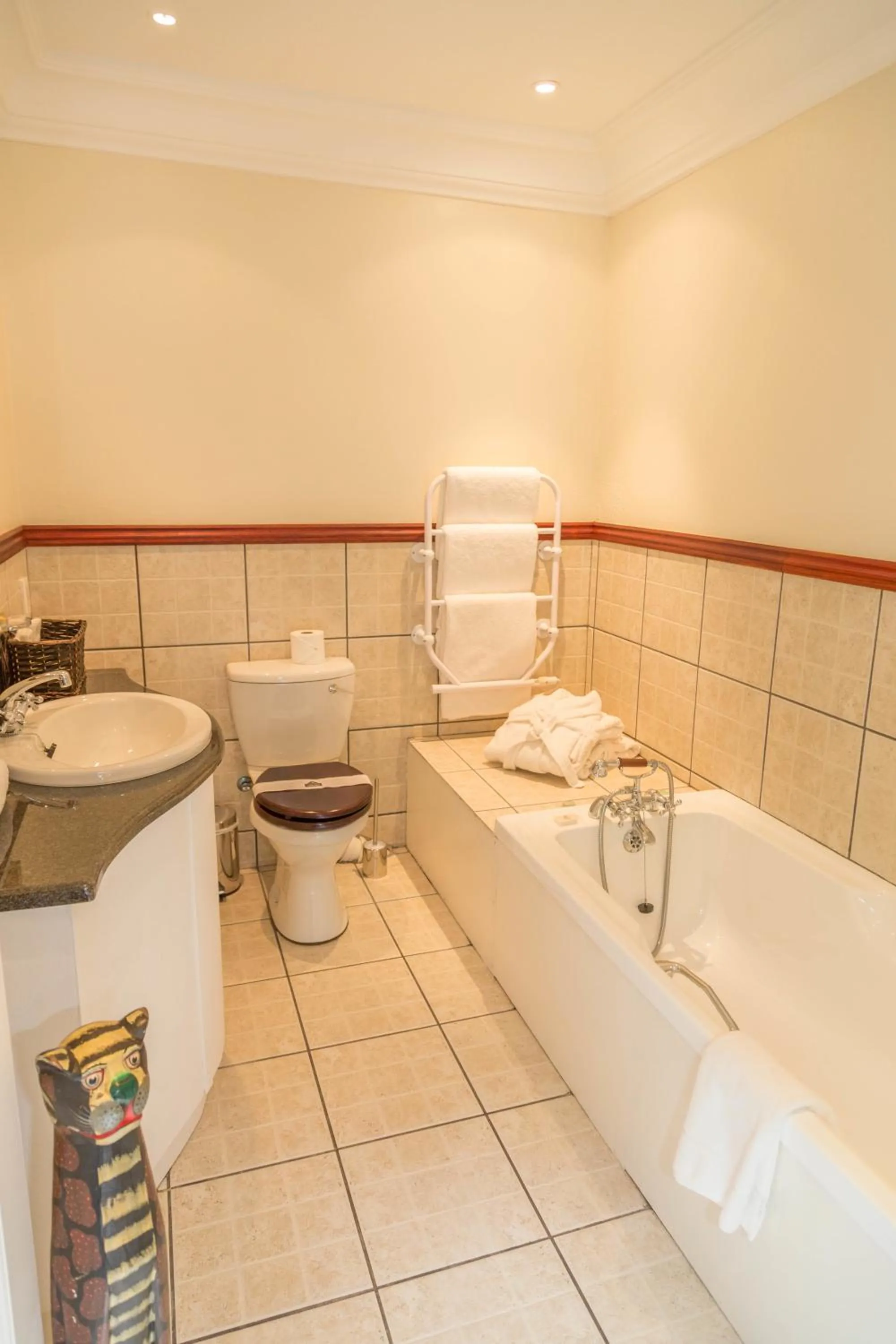 Toilet in Le Manoir de Brendel