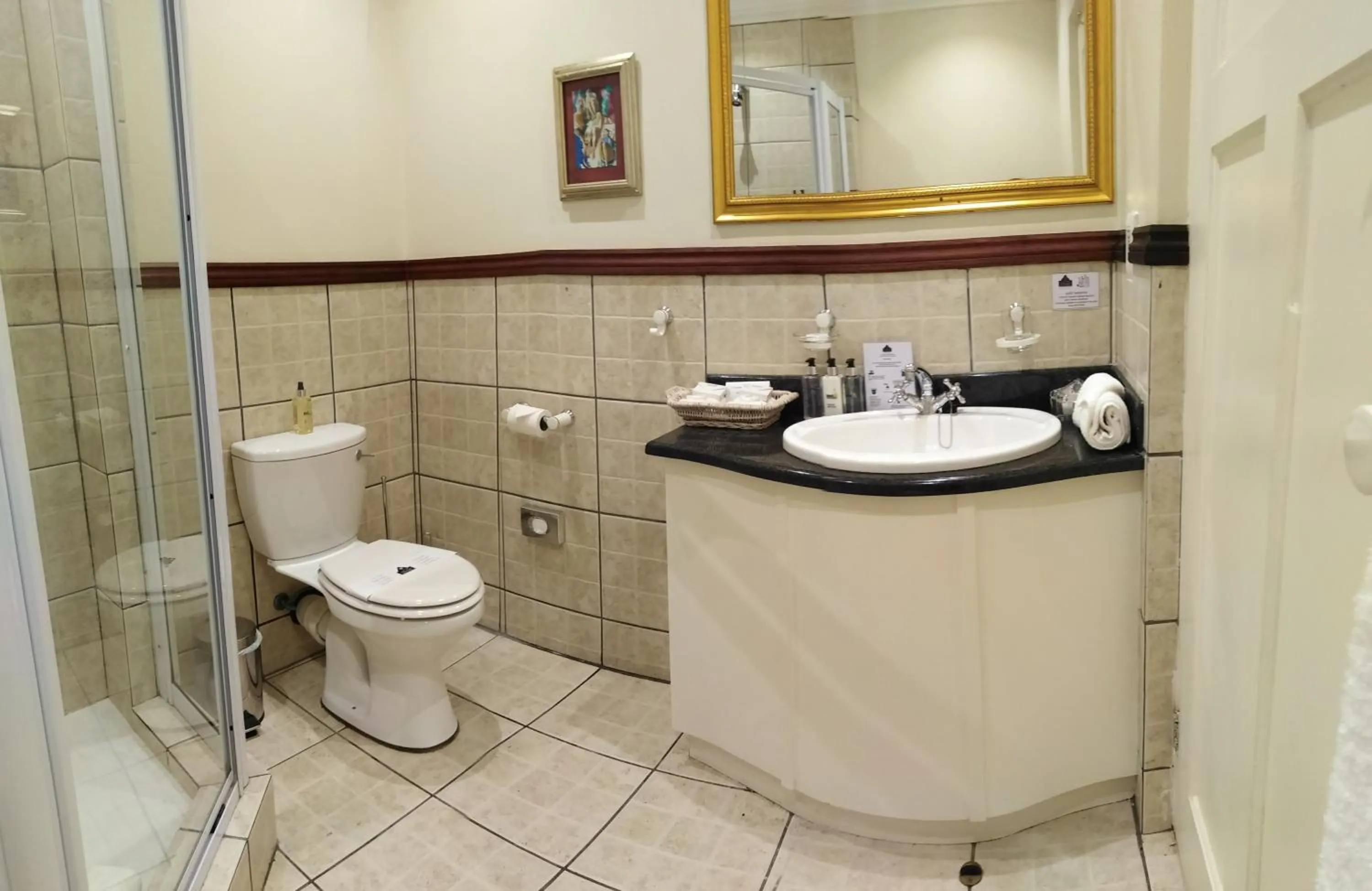 Shower in Le Manoir de Brendel