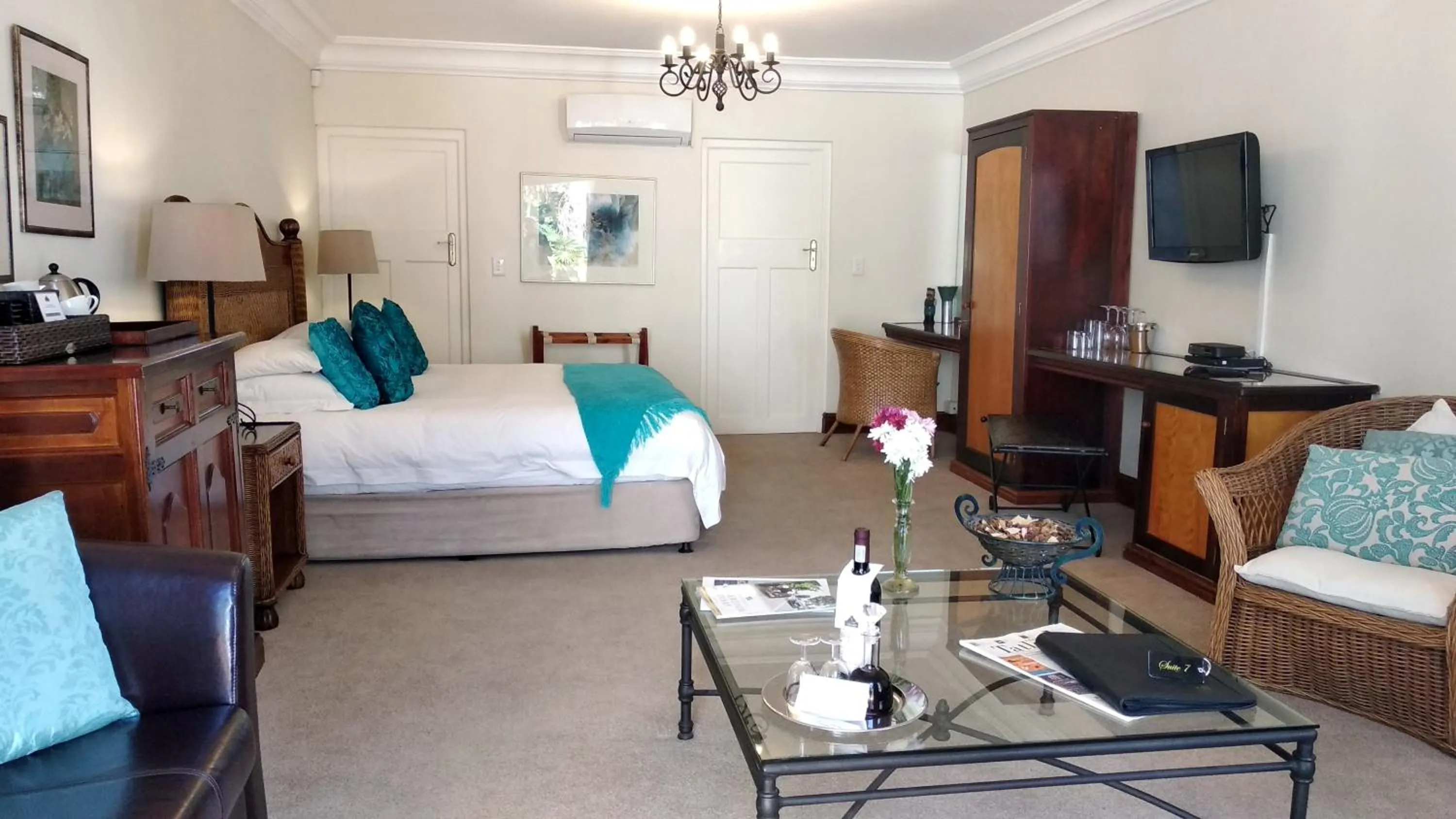 TV and multimedia, Bed in Le Manoir de Brendel