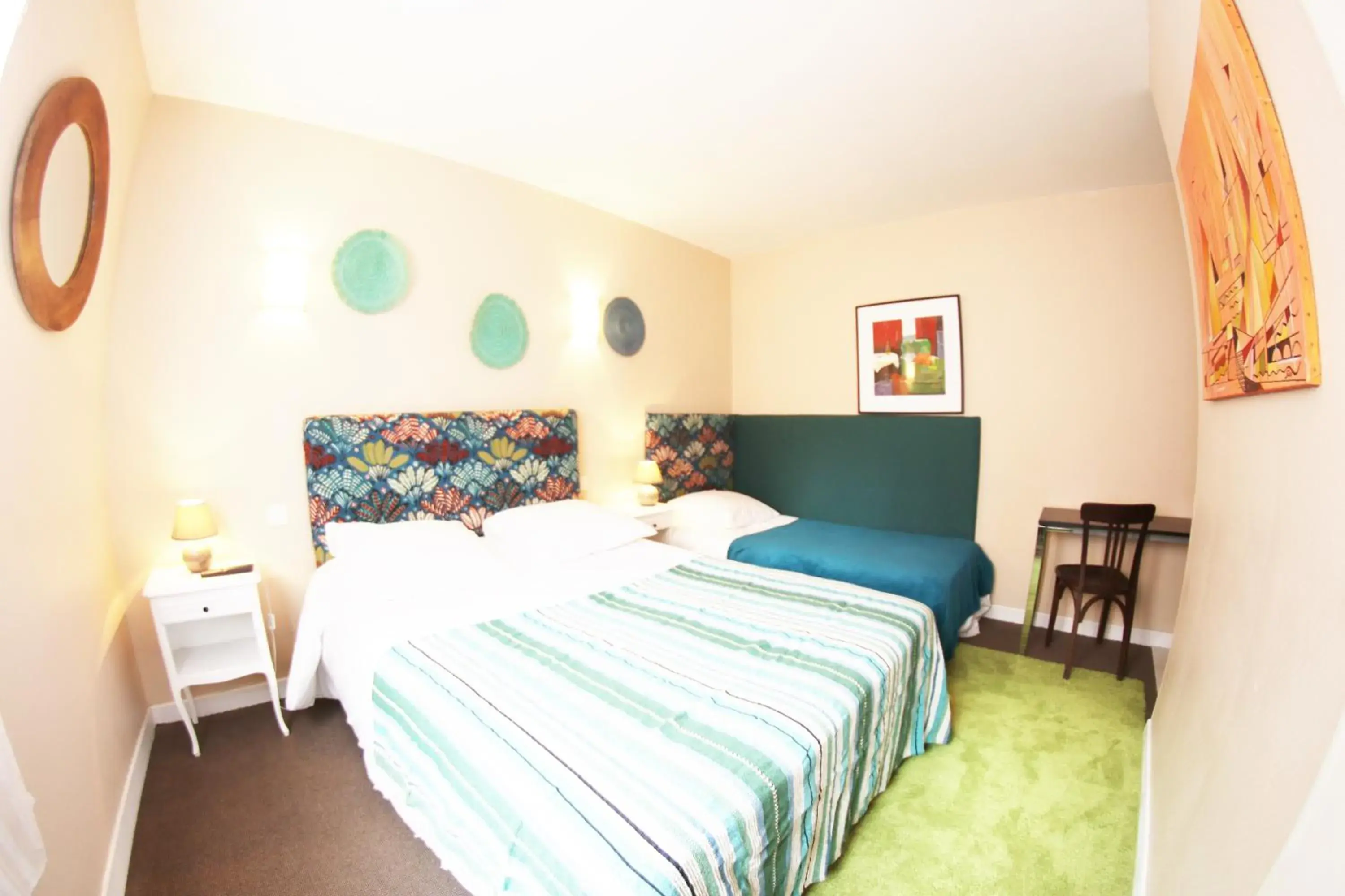 Triple Room with Shower and Toilet in Hotel & Cantine De La Plage Triple Room with Shower and Toilet in Hotel & Cantine De La Plage