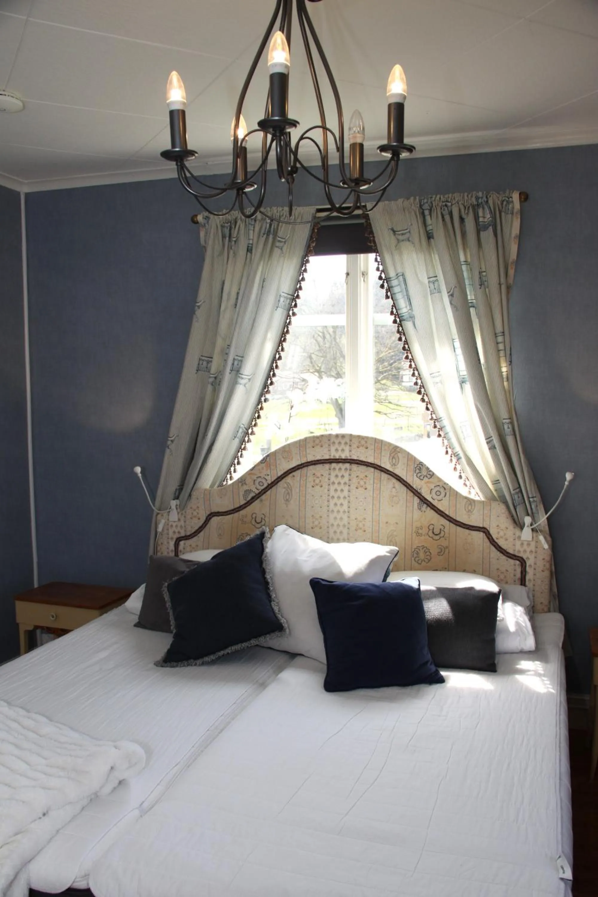 Bed in Älgbergets Bed & Breakfast