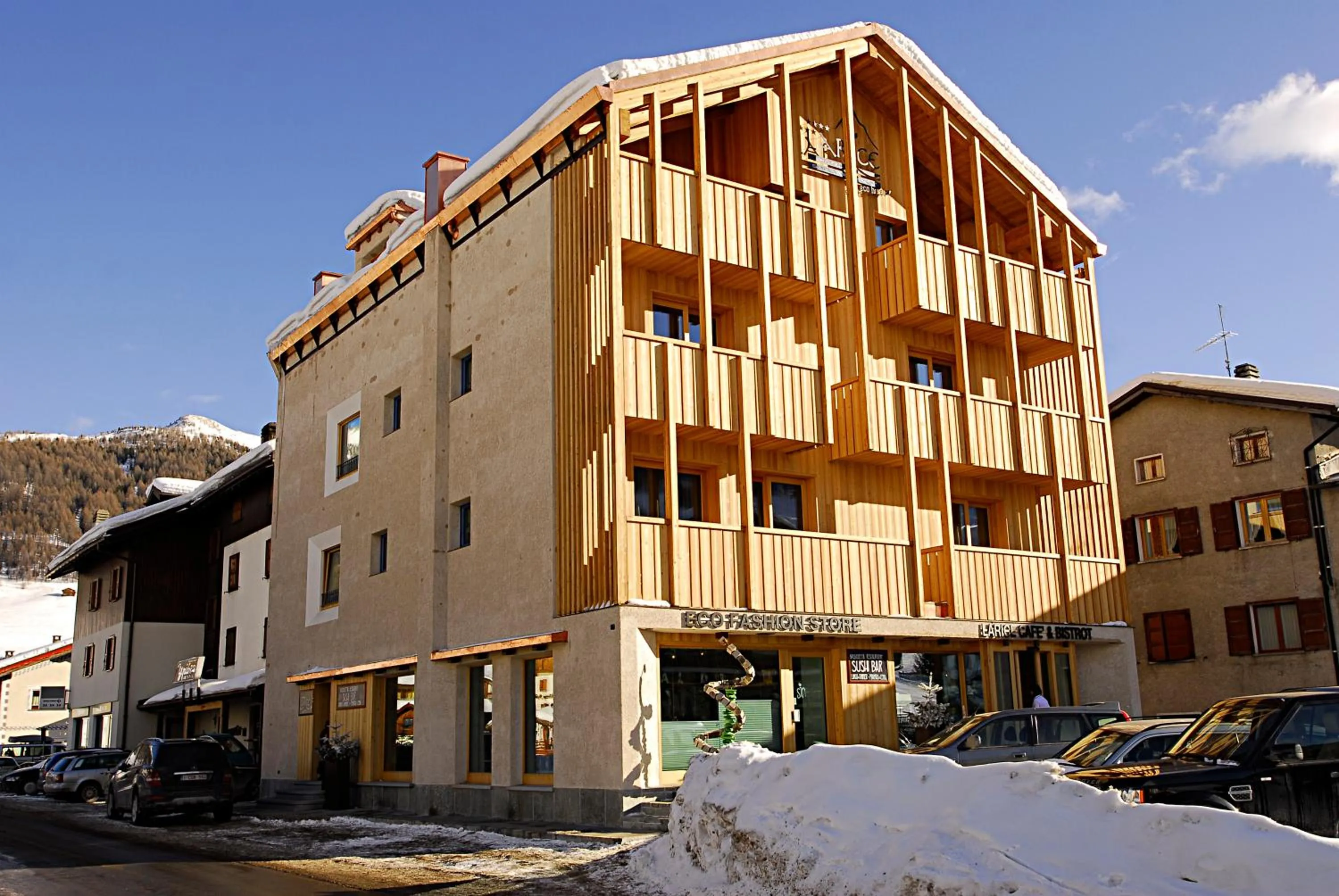 Property building in Hotel Larice
