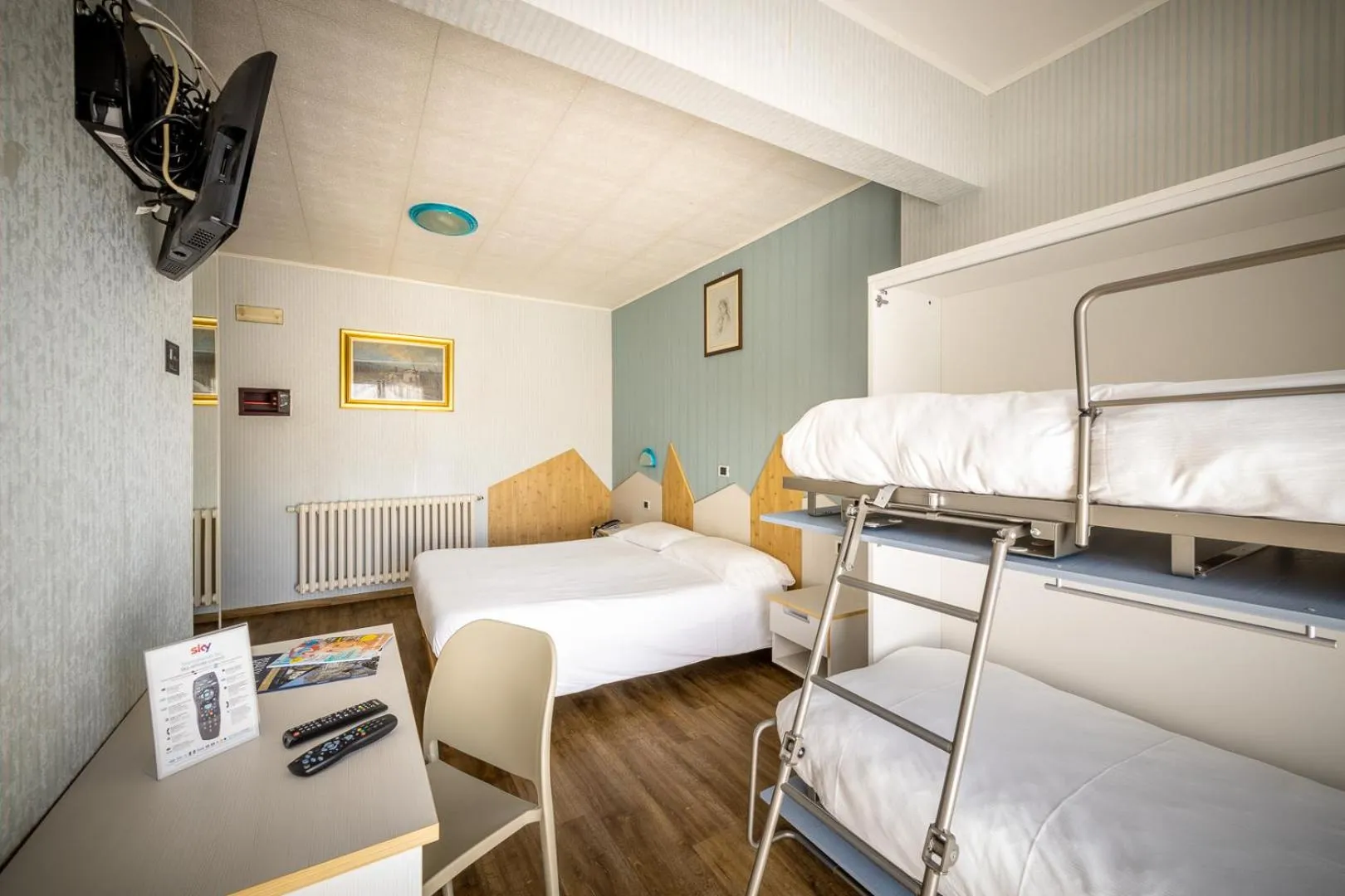 Bed in Hotel Club Funivia