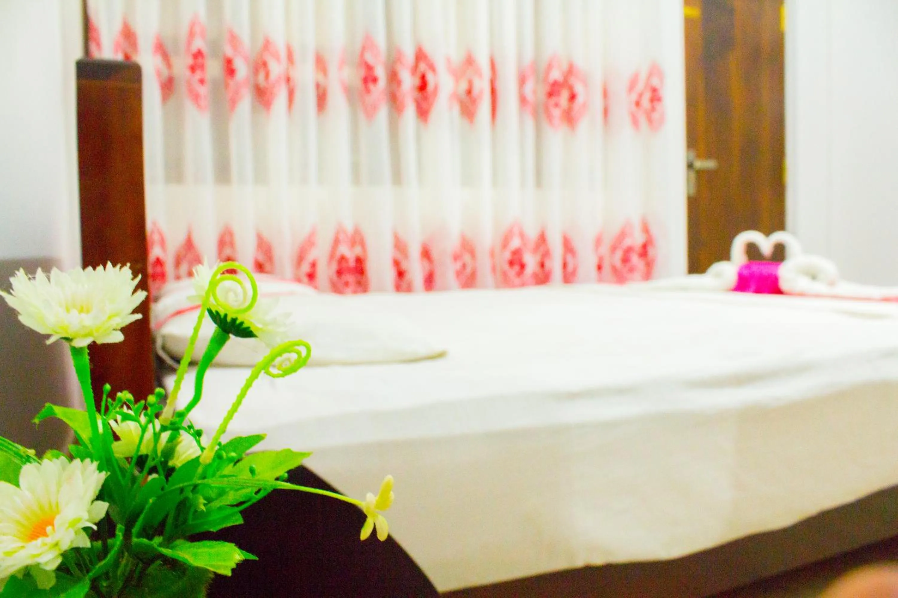 Bed in Lavender Home Yala Safari