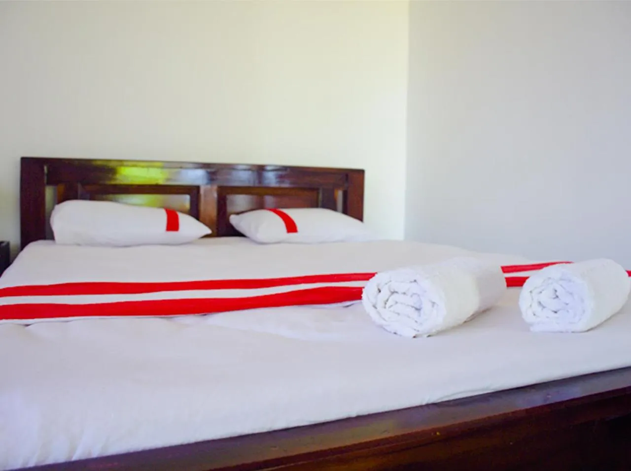 Bed in Lavender Home Yala Safari