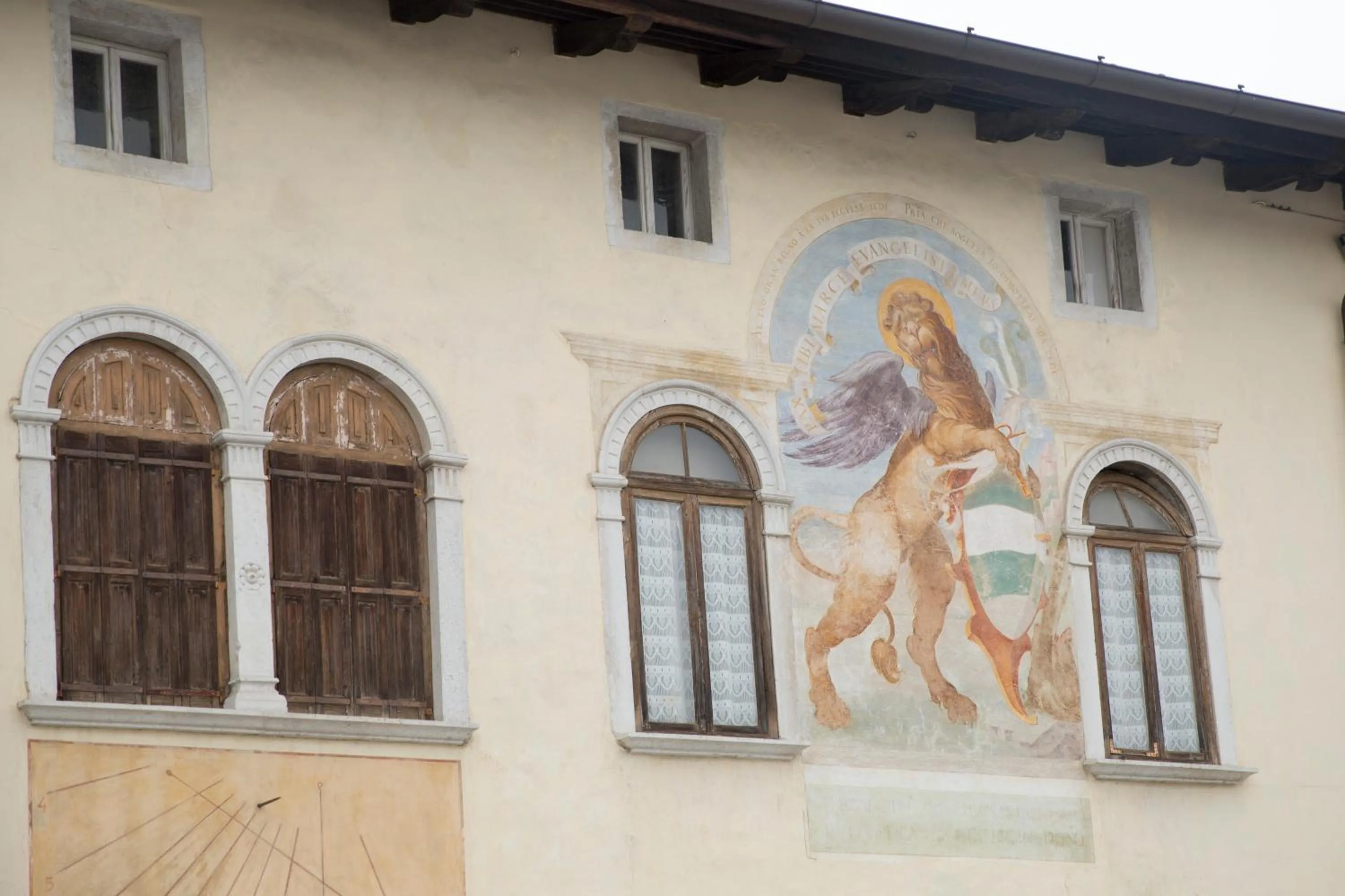 Text overlay in Albergo Montenegro